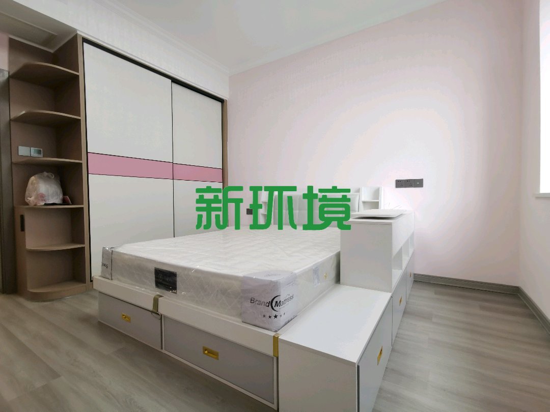 金华苑  4室2厅2卫   99.80万客厅