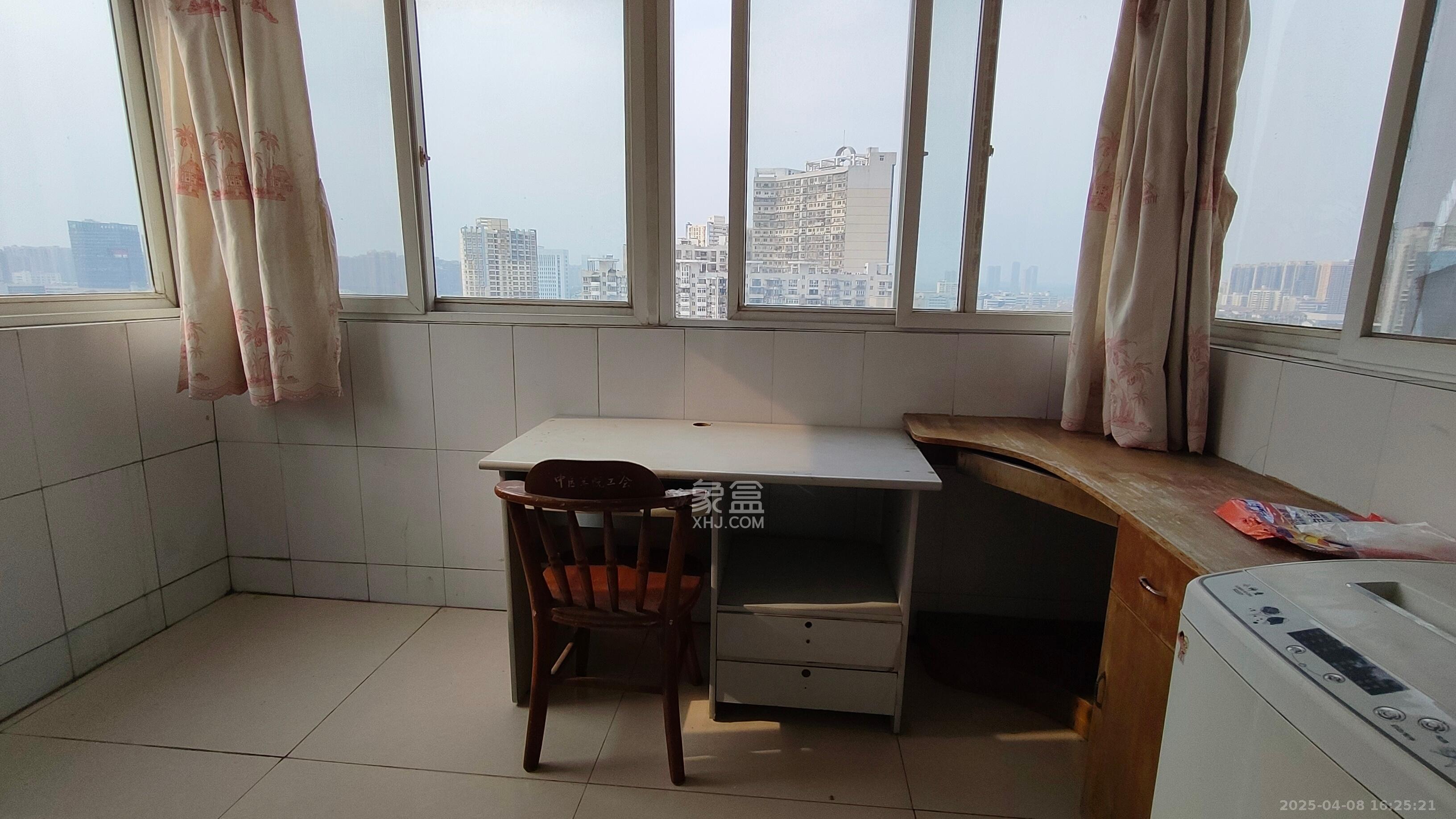 晶华美地  2室2厅1卫   1500.00元/月
