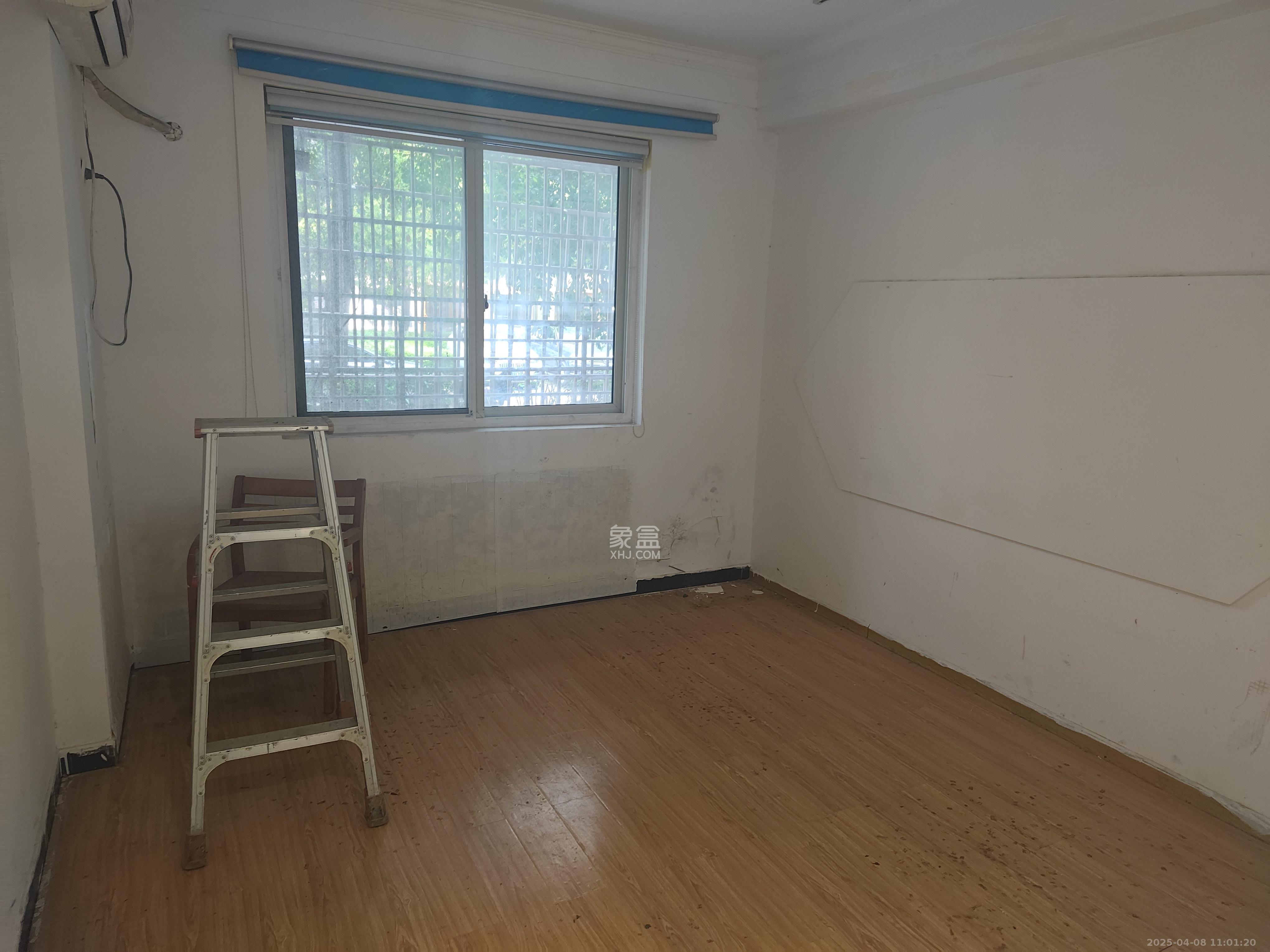 和润园一、二期 1室1厅1卫 2000.0元/月 和润园一、二期 1室1厅1卫 2000.0元/月室内图