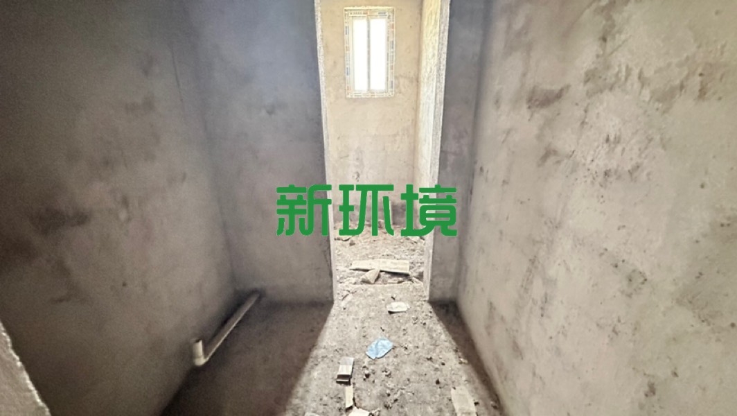 德皇新城  4室2厅2卫   89.00万客厅