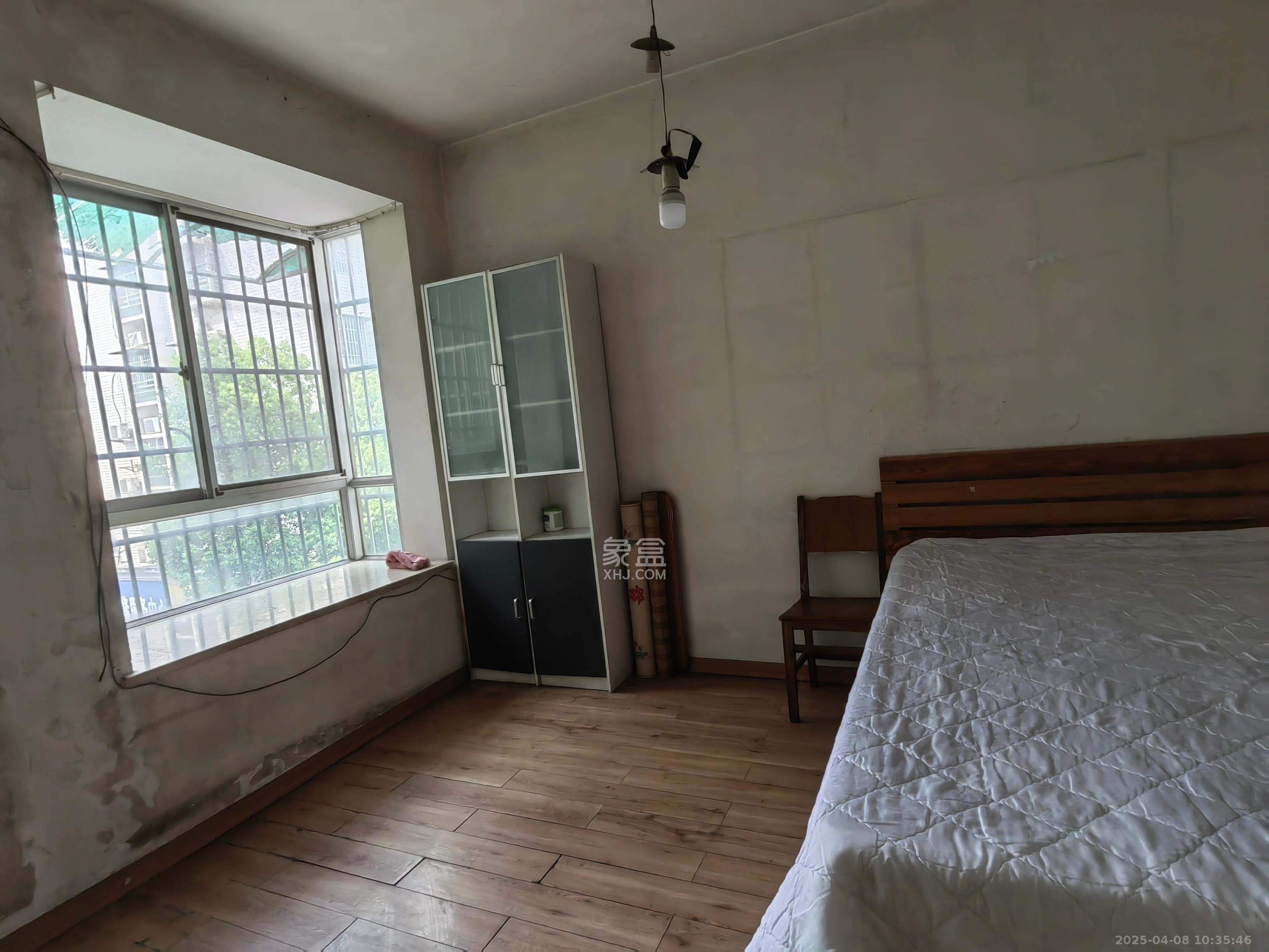 中南汽车世界 3室2厅2卫 1400.0元/月 中南汽车世界 3室2厅2卫 1400.0元/月室内图