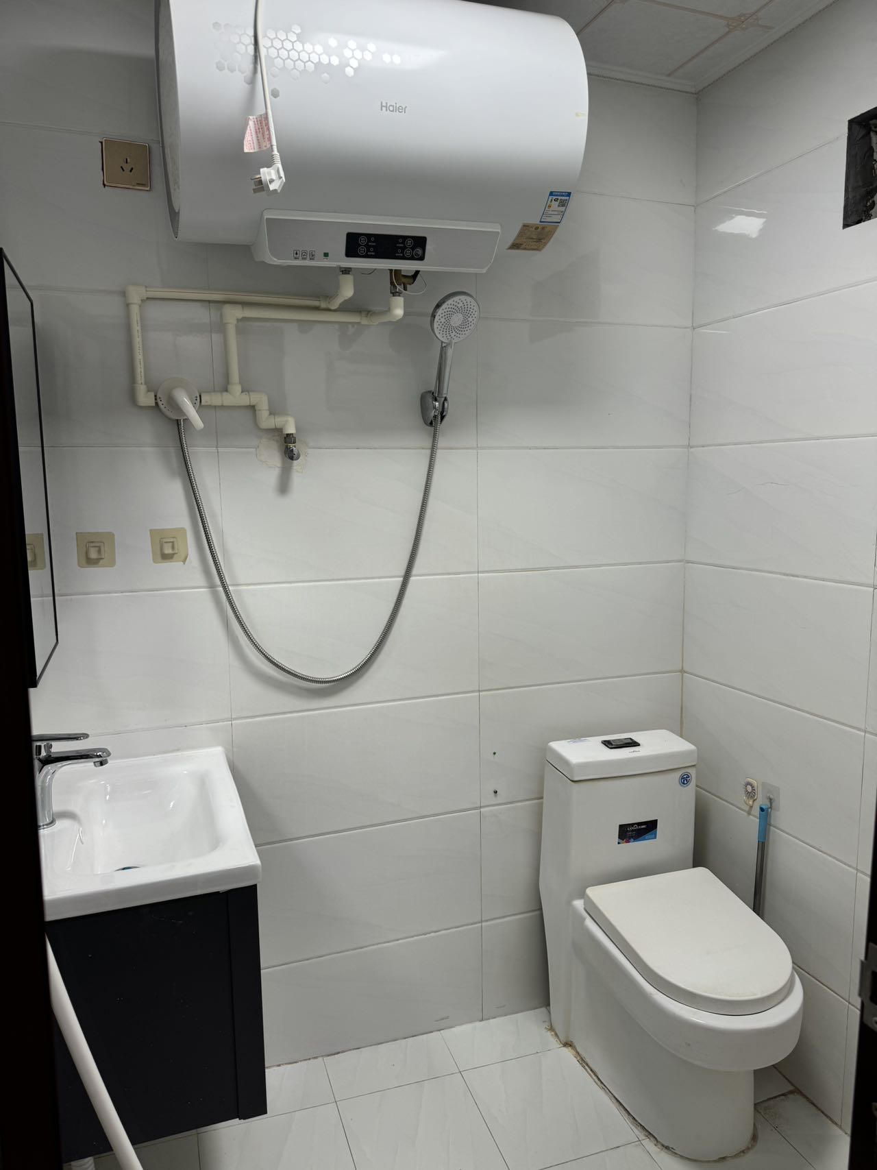 万福大厦 1室1厅1卫 46.8万 万福大厦 1室1厅1卫 46.8万客厅