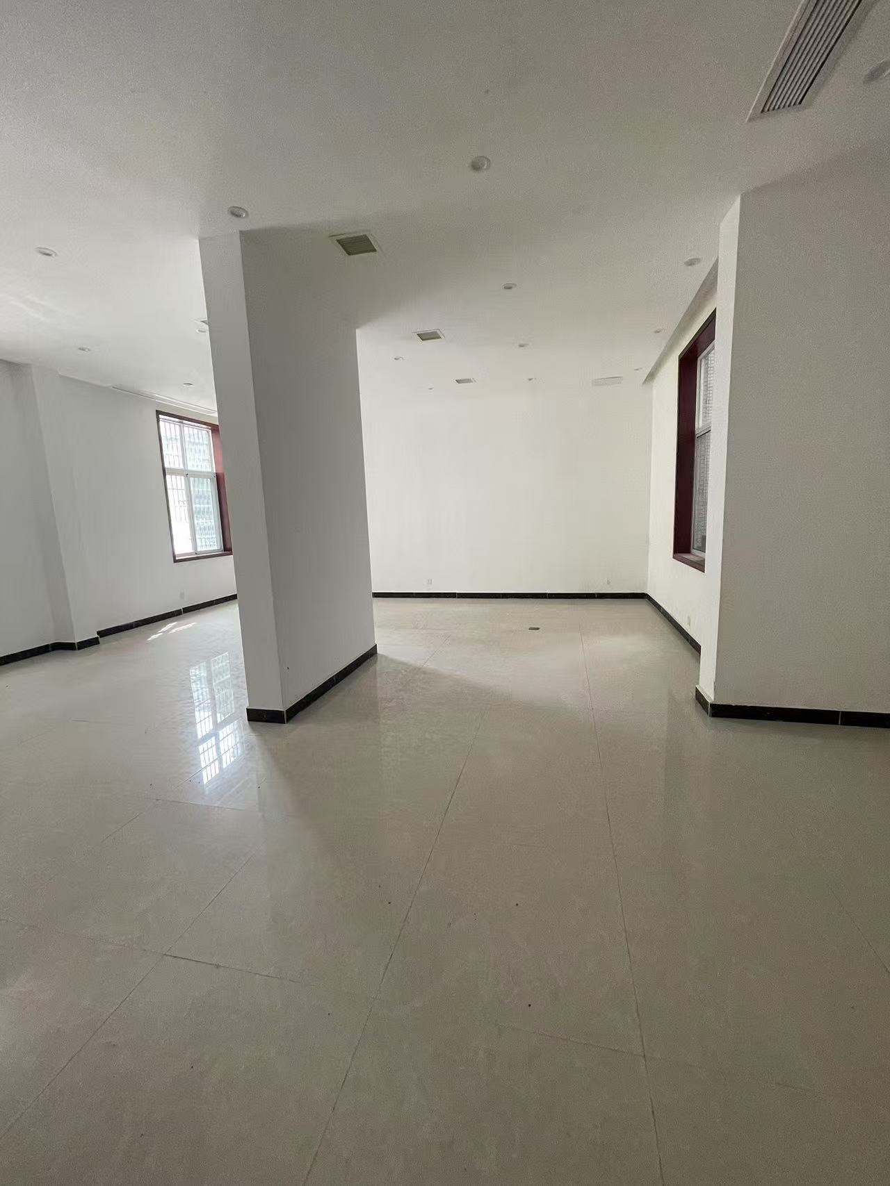 山城上品 1室1厅1卫 15000.0元/月 山城上品 1室1厅1卫 15000.0元/月室内图