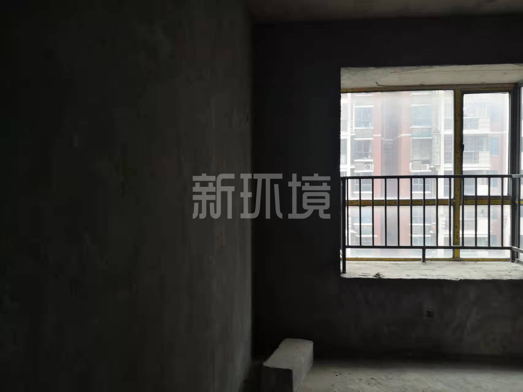 东方明珠  3室2厅2卫   60.80万客厅
