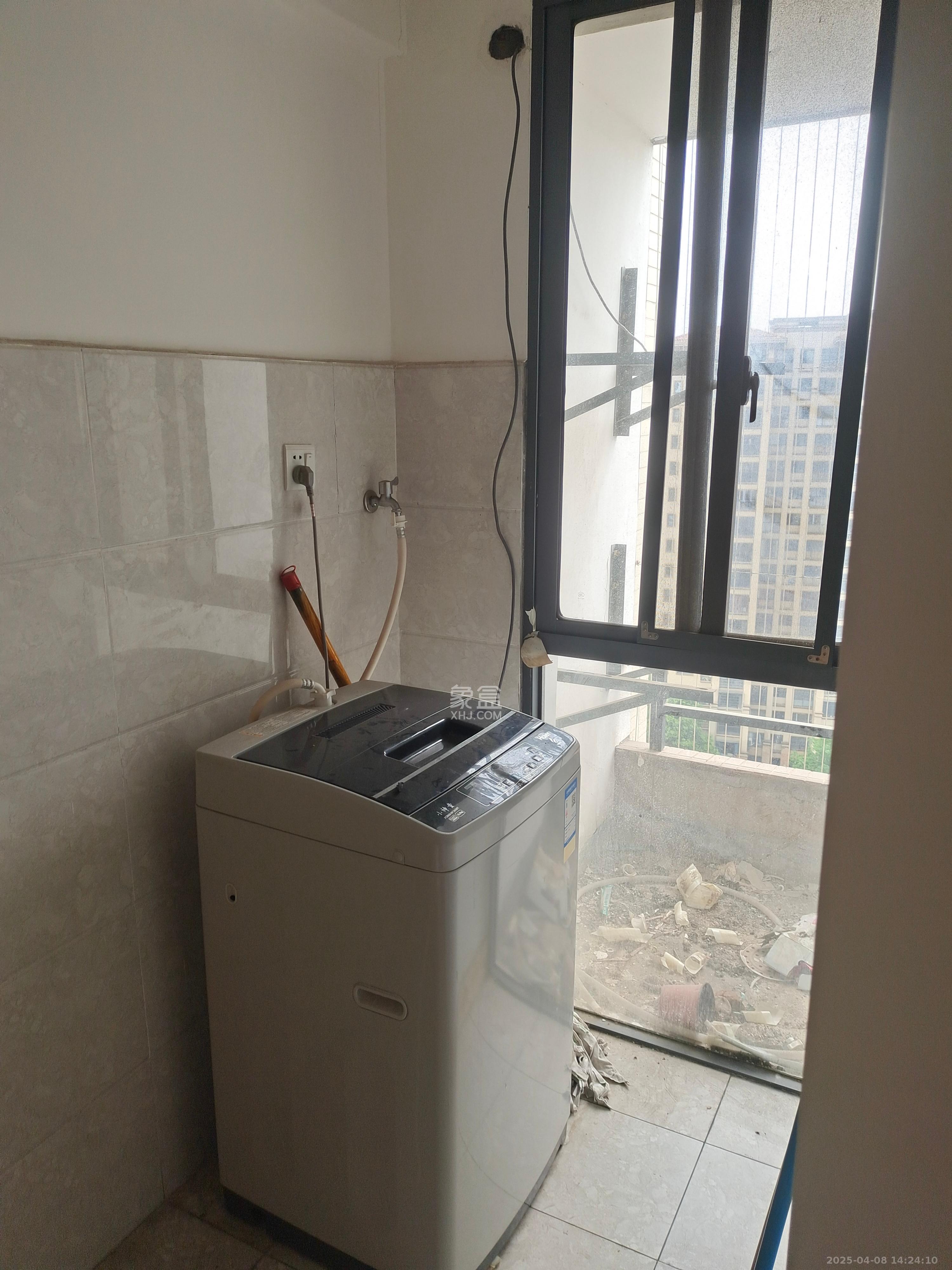 中建芙蓉嘉苑  3室1厅1卫   1300.00元/月室内图