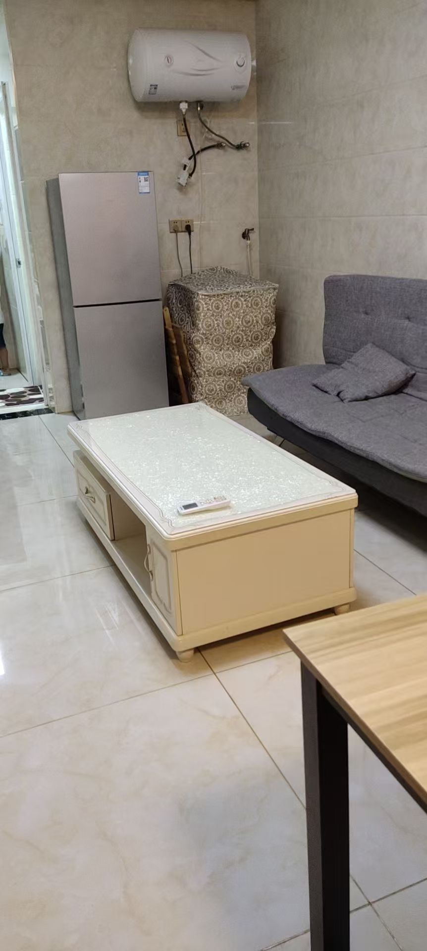 梓湖东城  1室1厅1卫    800.0元/月 梓湖东城  1室1厅1卫    800.0元/月室内图