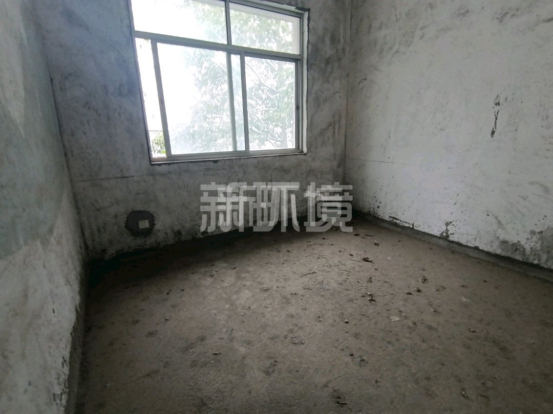 德皇新城  5室3厅3卫   220.00万客厅