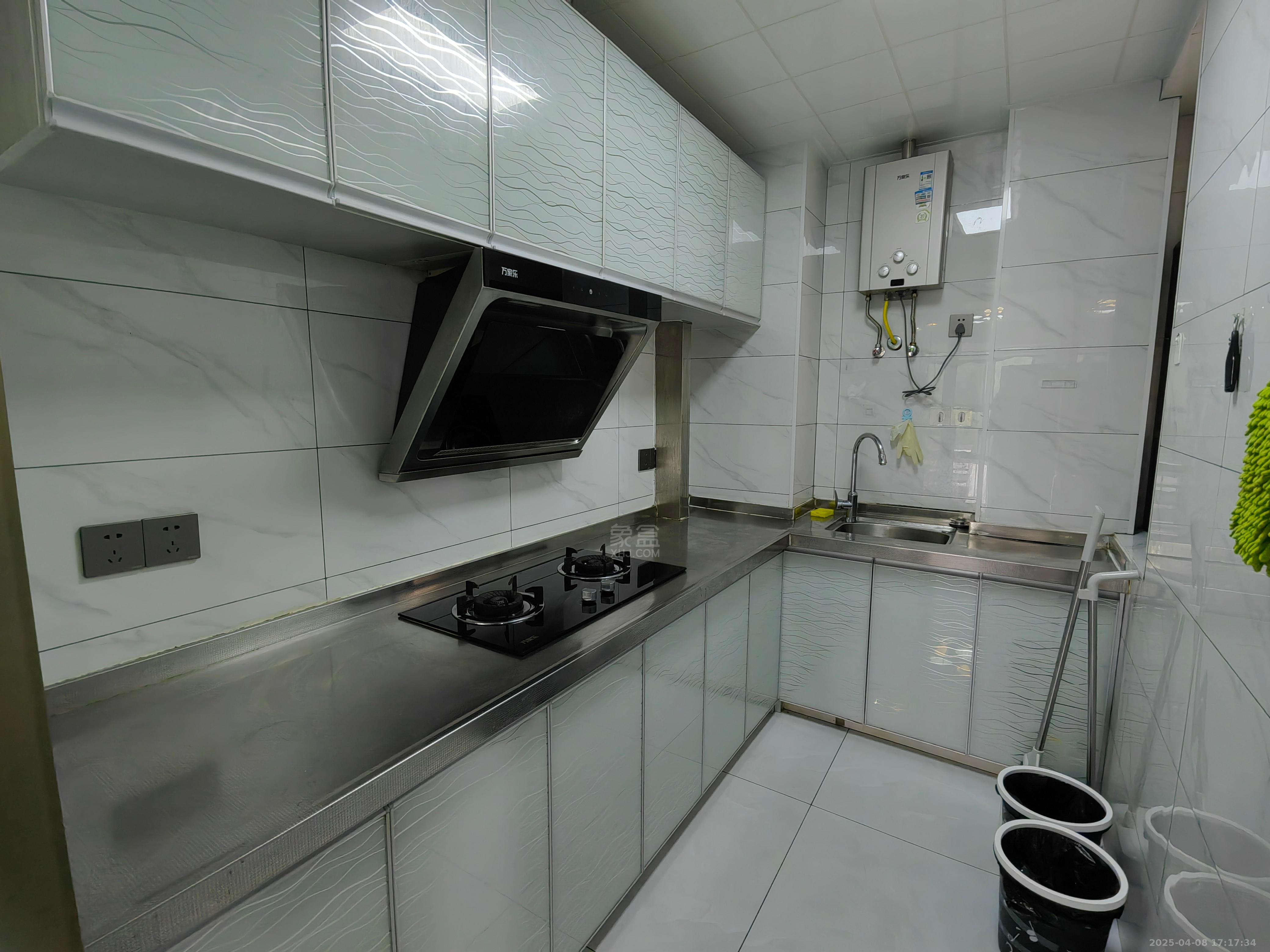 时代新城(翰林府) 3室2厅1卫 1600.0元/月 时代新城(翰林府) 3室2厅1卫 1600.0元/月室内图