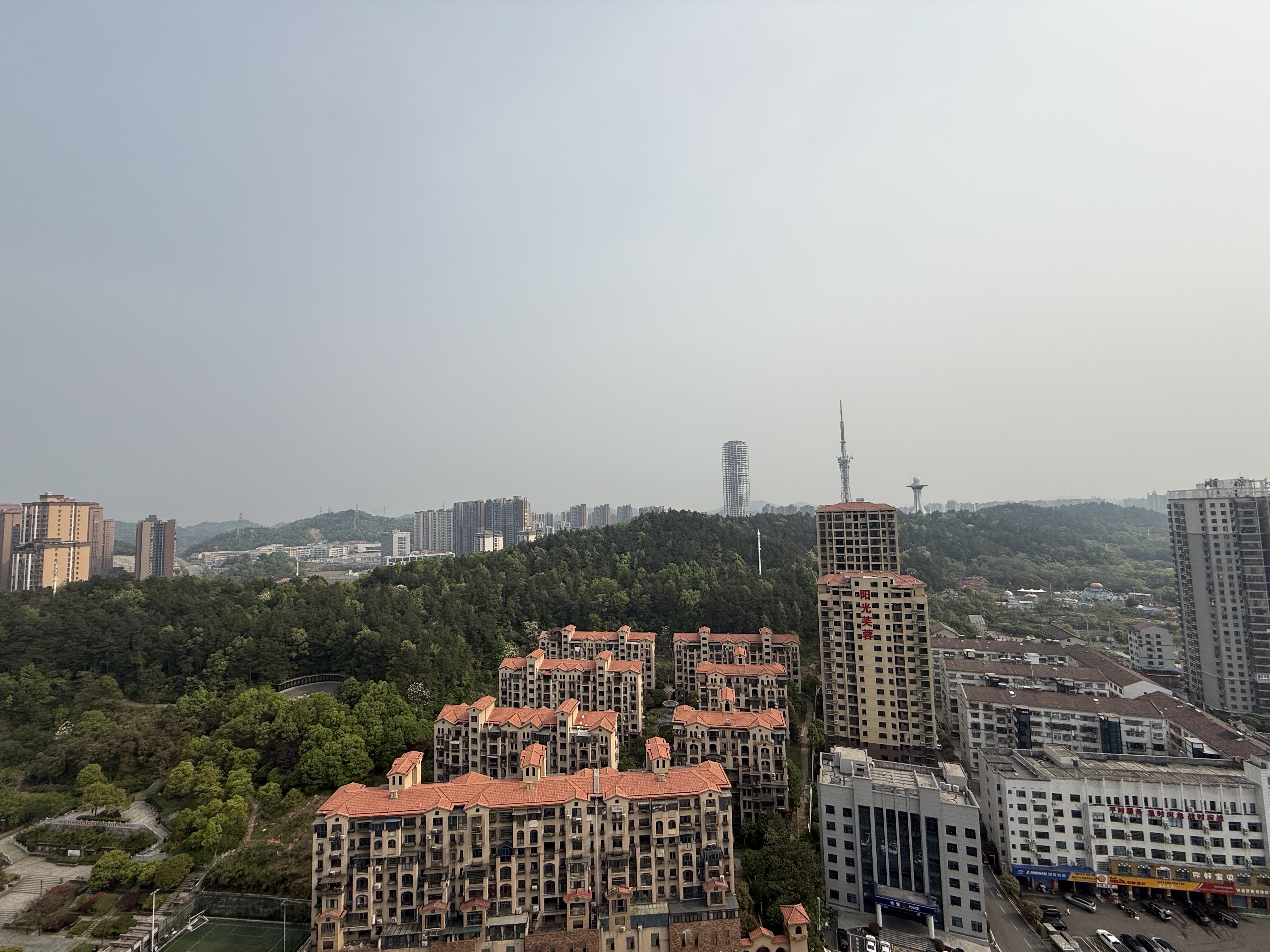 大同芙蓉二期(芙蓉广场) 3室2厅2卫 82.8万 大同芙蓉二期(芙蓉广场) 3室2厅2卫 82.8万客厅