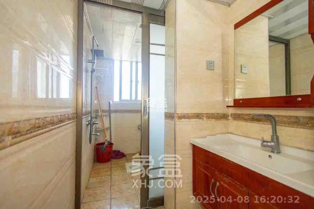 紫晶城 4室2厅2卫 1600.0元/月 紫晶城 4室2厅2卫 1600.0元/月室内图