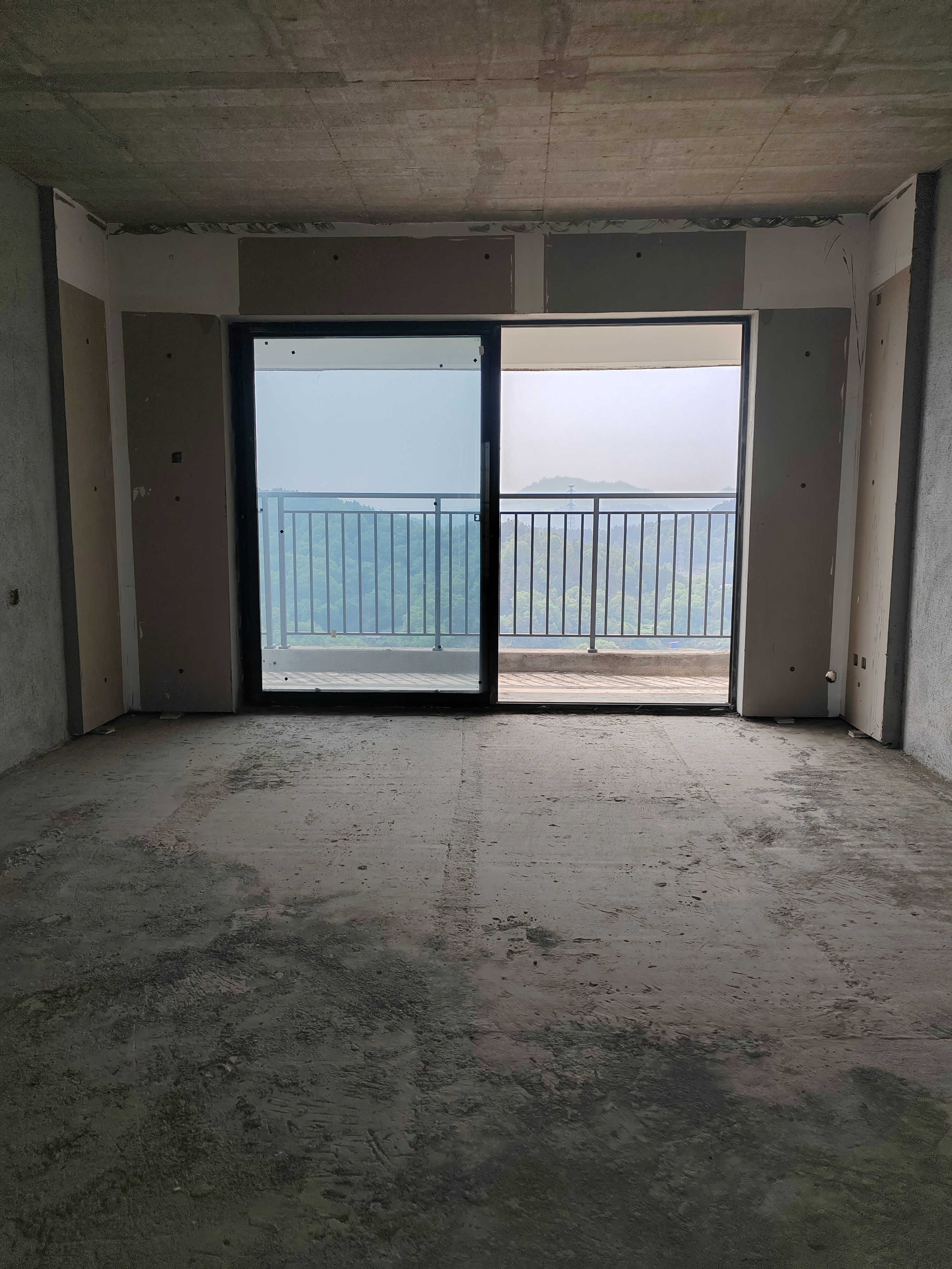 宁邦中心（二期公园里）  4室2厅1卫    80.0万客厅