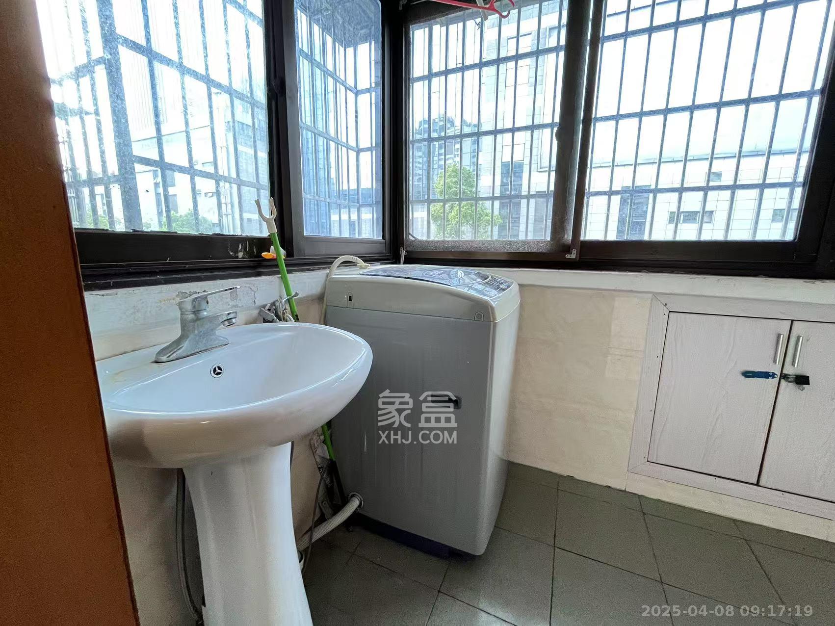 留芳里散盘 2室2厅1卫 2200.0元/月 留芳里散盘 2室2厅1卫 2200.0元/月室内图