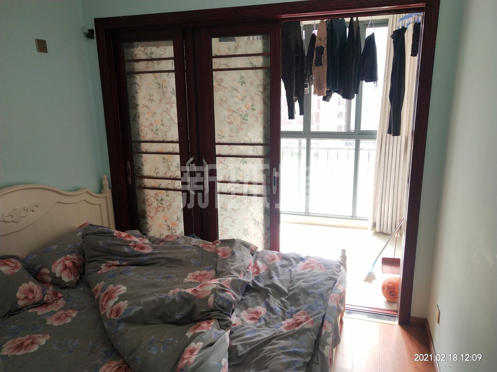 东方明珠  3室2厅2卫   73.50万客厅