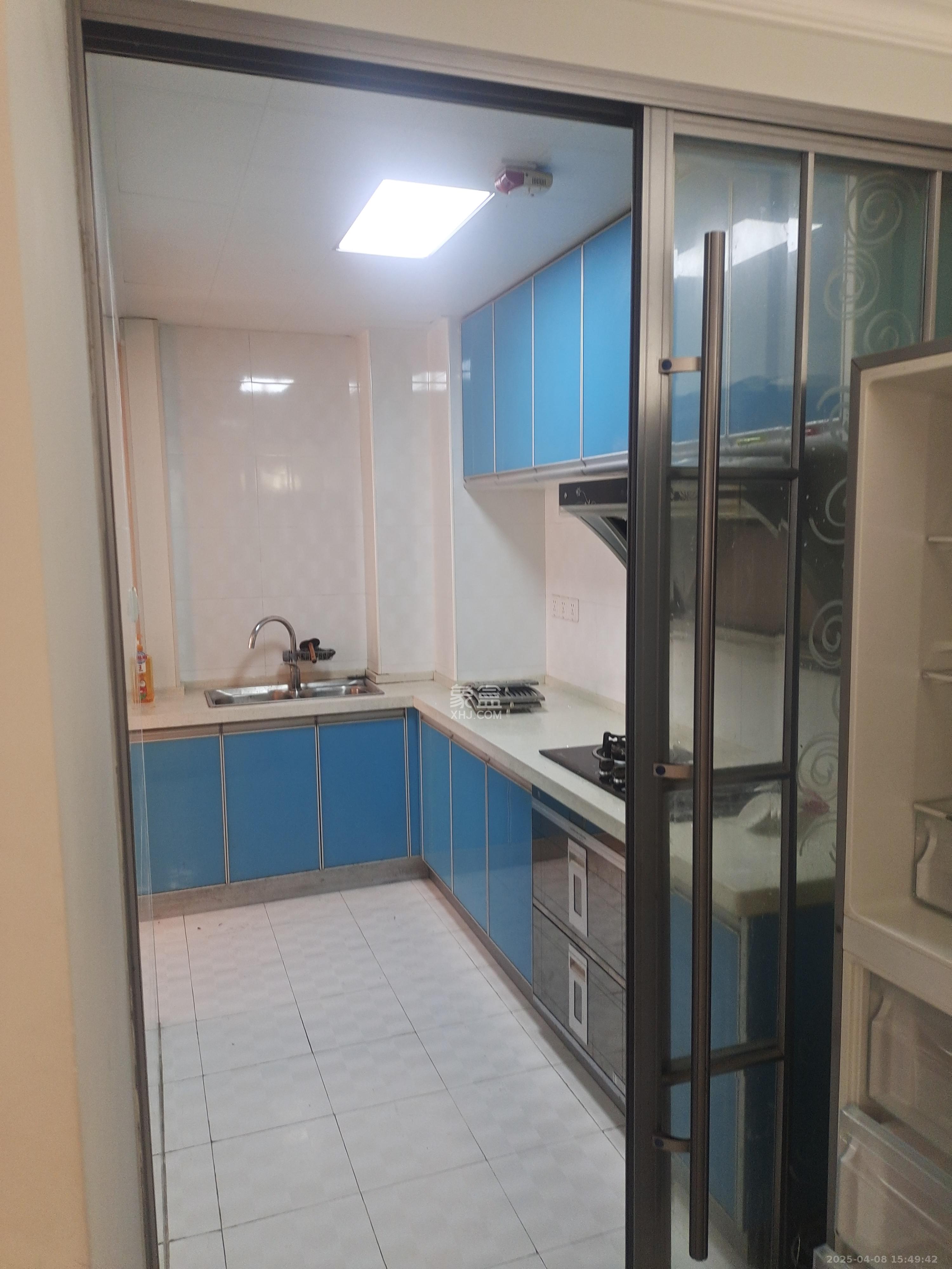 三一街区  3室1厅1卫   2000.00元/月室内图