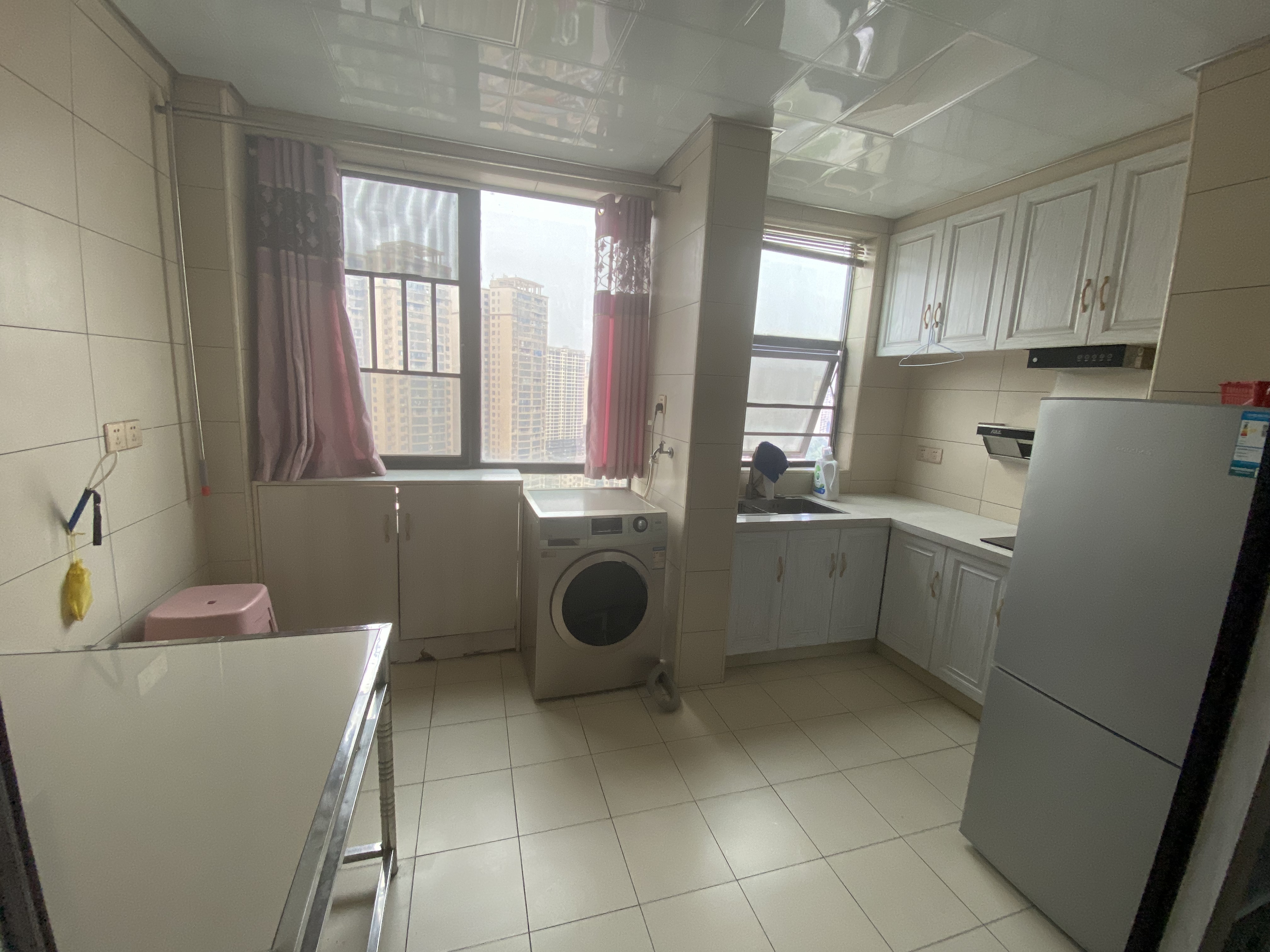 九圆大厦 1室1厅1卫 1000.0元/月 九圆大厦 1室1厅1卫 1000.0元/月室内图