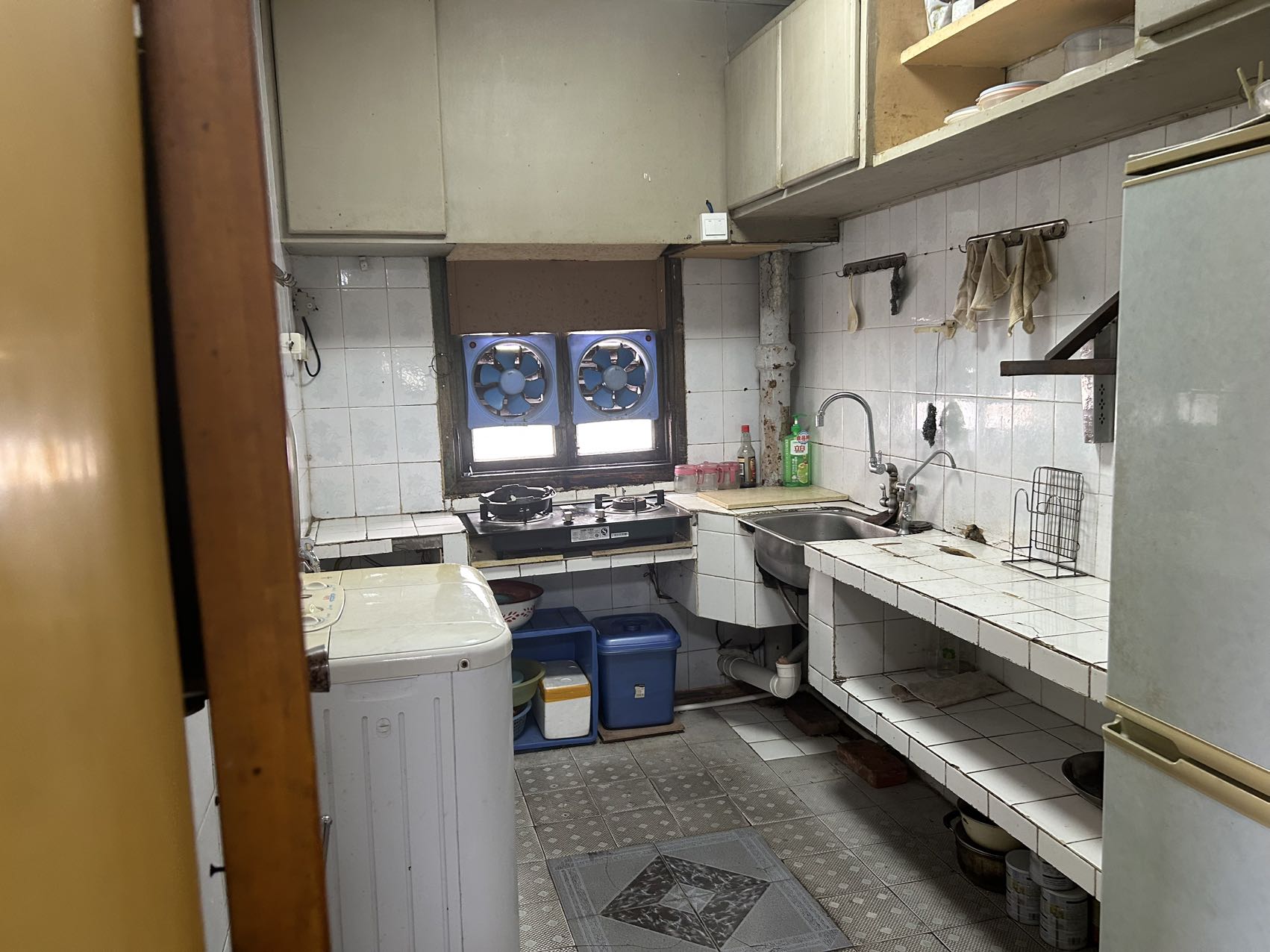 针织新村小区(内衣厂家属楼) 3室2厅1卫 22.8万 针织新村小区(内衣厂家属楼) 3室2厅1卫 22.8万客厅