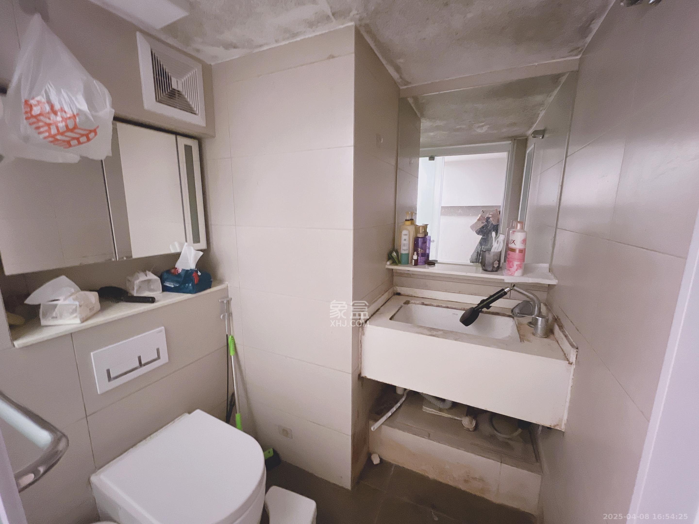 时代年华  2室1厅1卫    1300.0元/月室内图