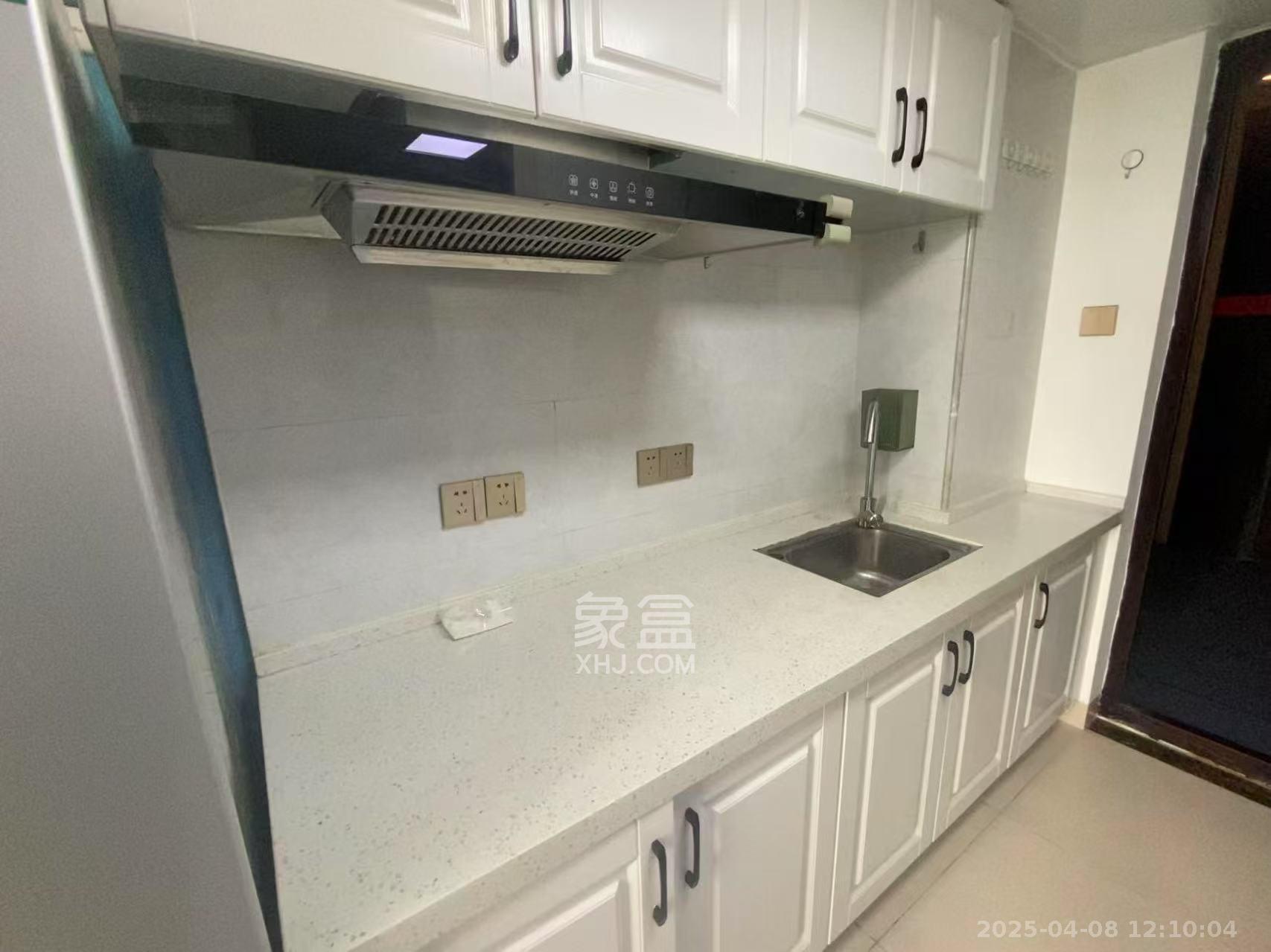 东盈商业广场(华泉城市广场) 1室1厅1卫 2300.0元/月 东盈商业广场(华泉城市广场) 1室1厅1卫 2300.0元/月室内图