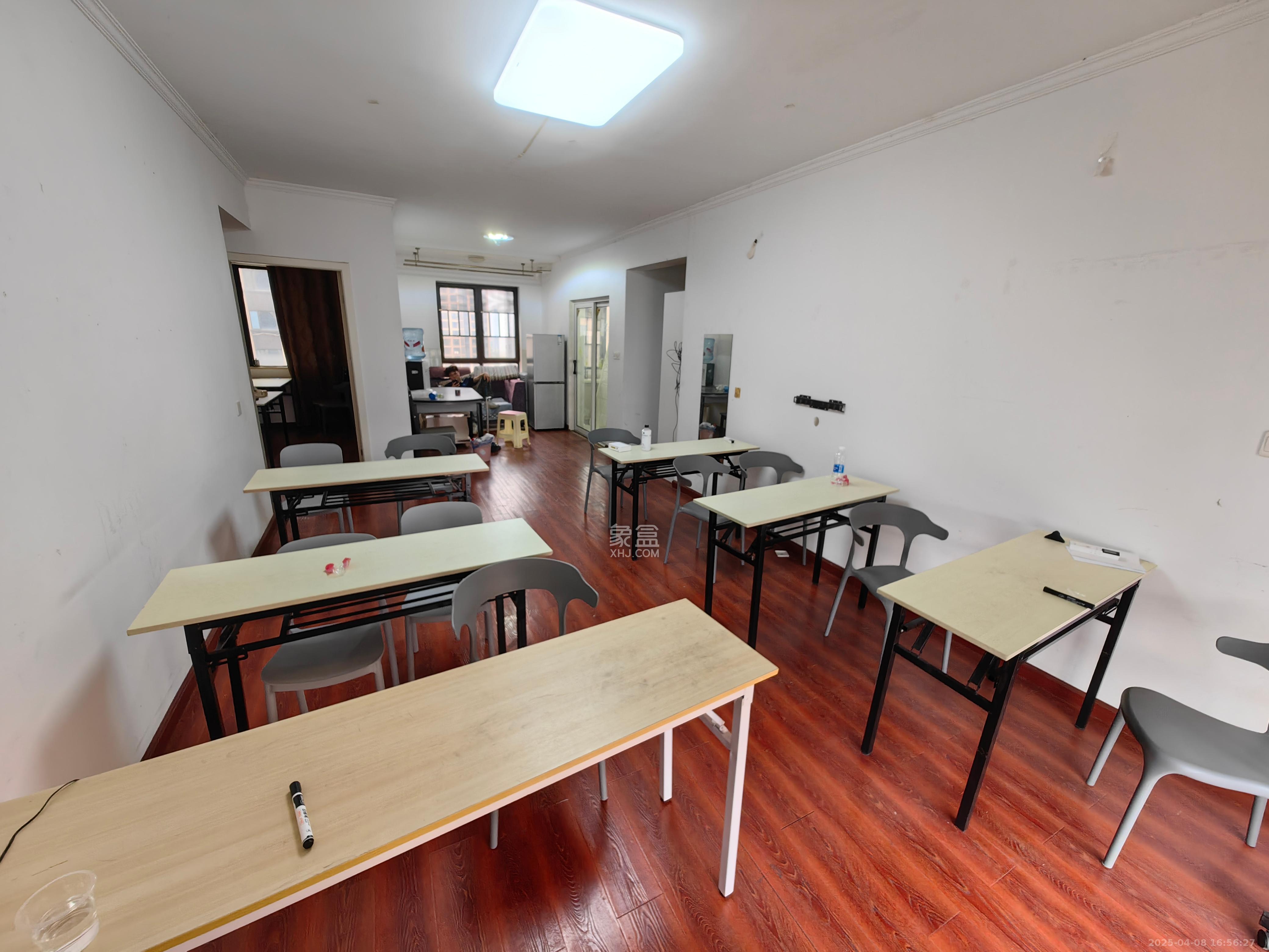 梅溪鑫苑名家 3室2厅2卫 2400.0元/月 梅溪鑫苑名家 3室2厅2卫 2400.0元/月室内图