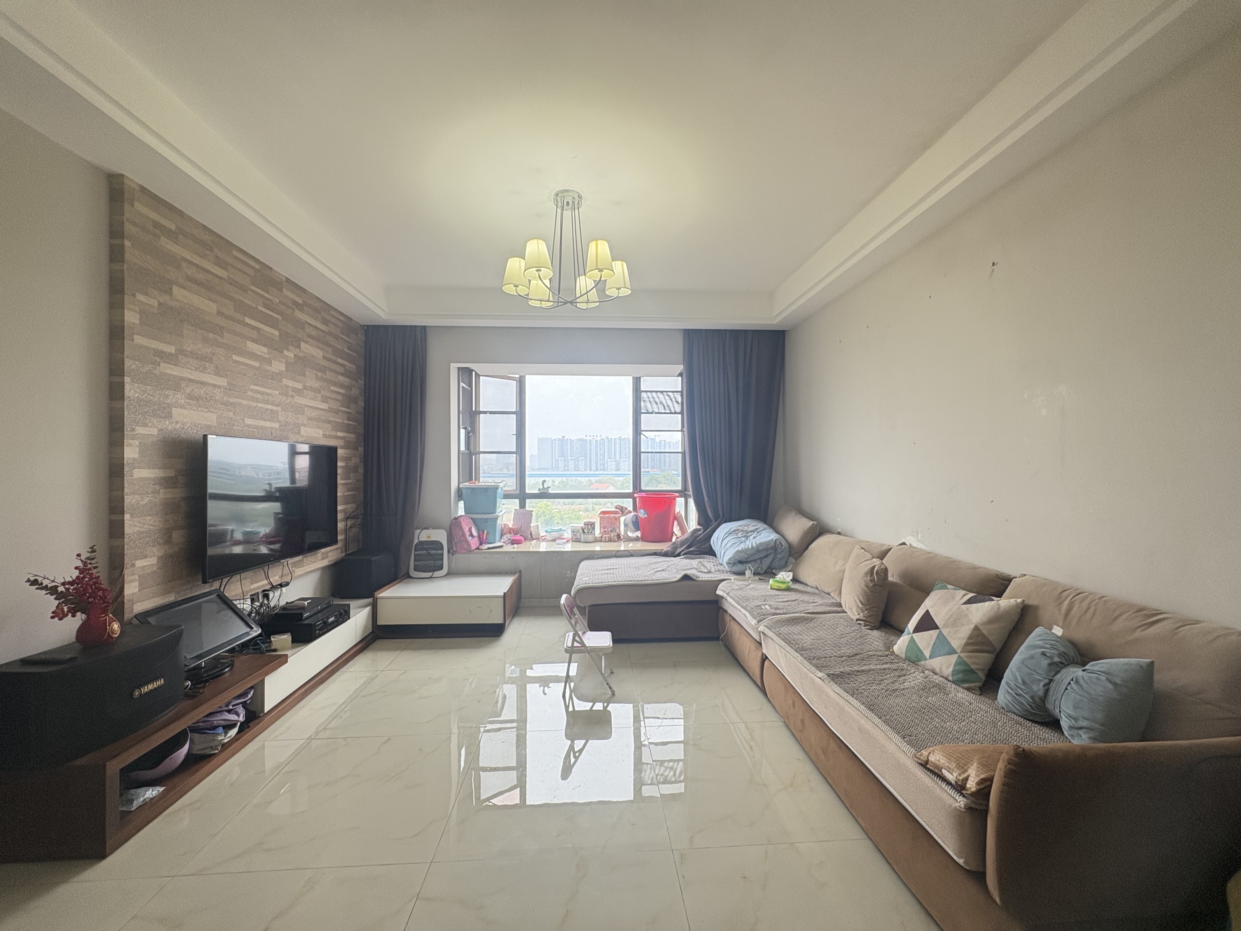 中航白沙湾  3室2厅2卫    1800.0元/月 中航白沙湾  3室2厅2卫    1800.0元/月室内图