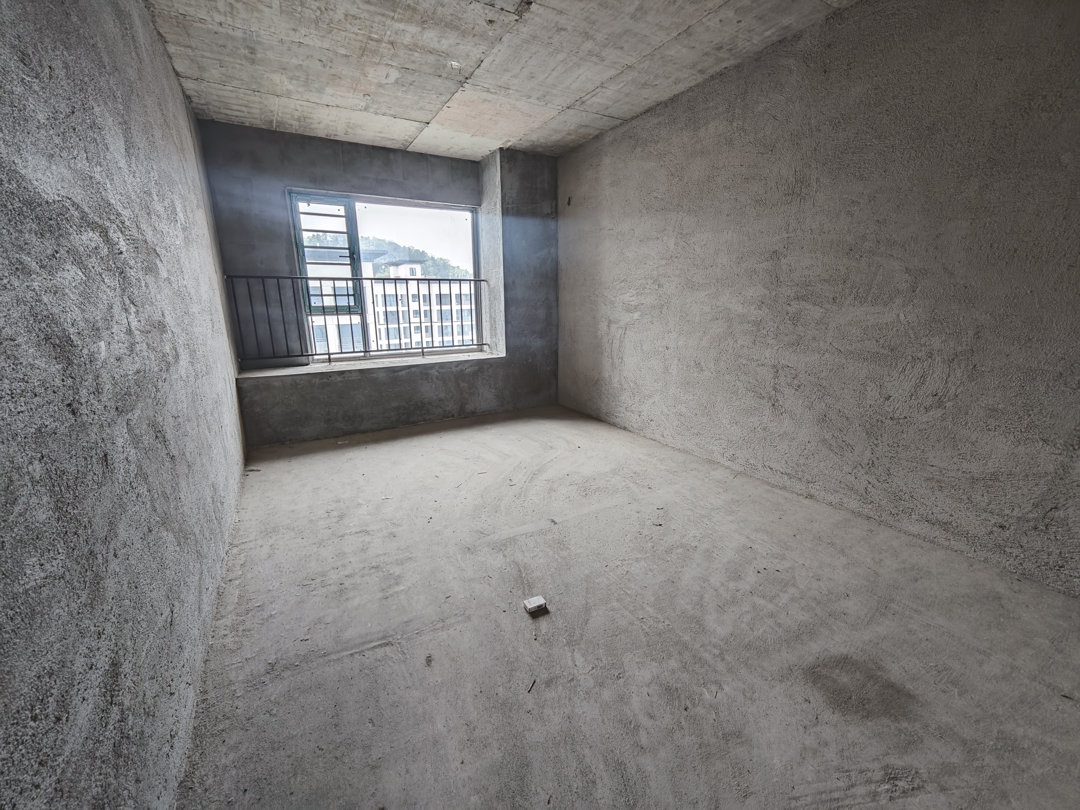 青春里-铂樾府 5室2厅2卫 113.8万 青春里-铂樾府 5室2厅2卫 113.8万卧室