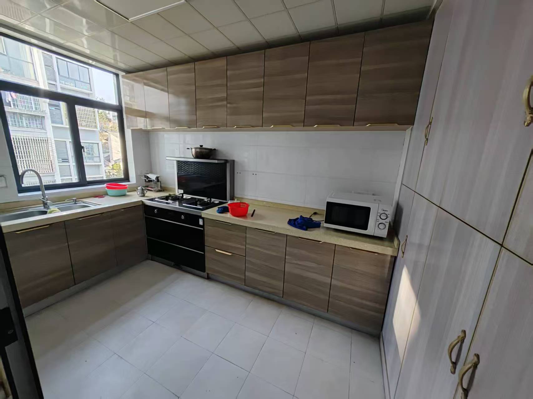 明鑫澧水湾 3室2厅2卫 1700.0元/月 明鑫澧水湾 3室2厅2卫 1700.0元/月室内图