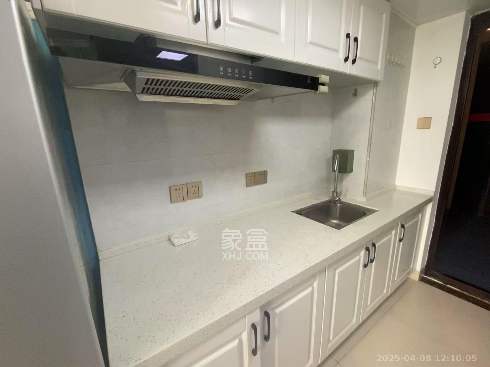 东盈商业广场(华泉城市广场) 1室1厅1卫 2300.0元/月 东盈商业广场(华泉城市广场) 1室1厅1卫 2300.0元/月室内图