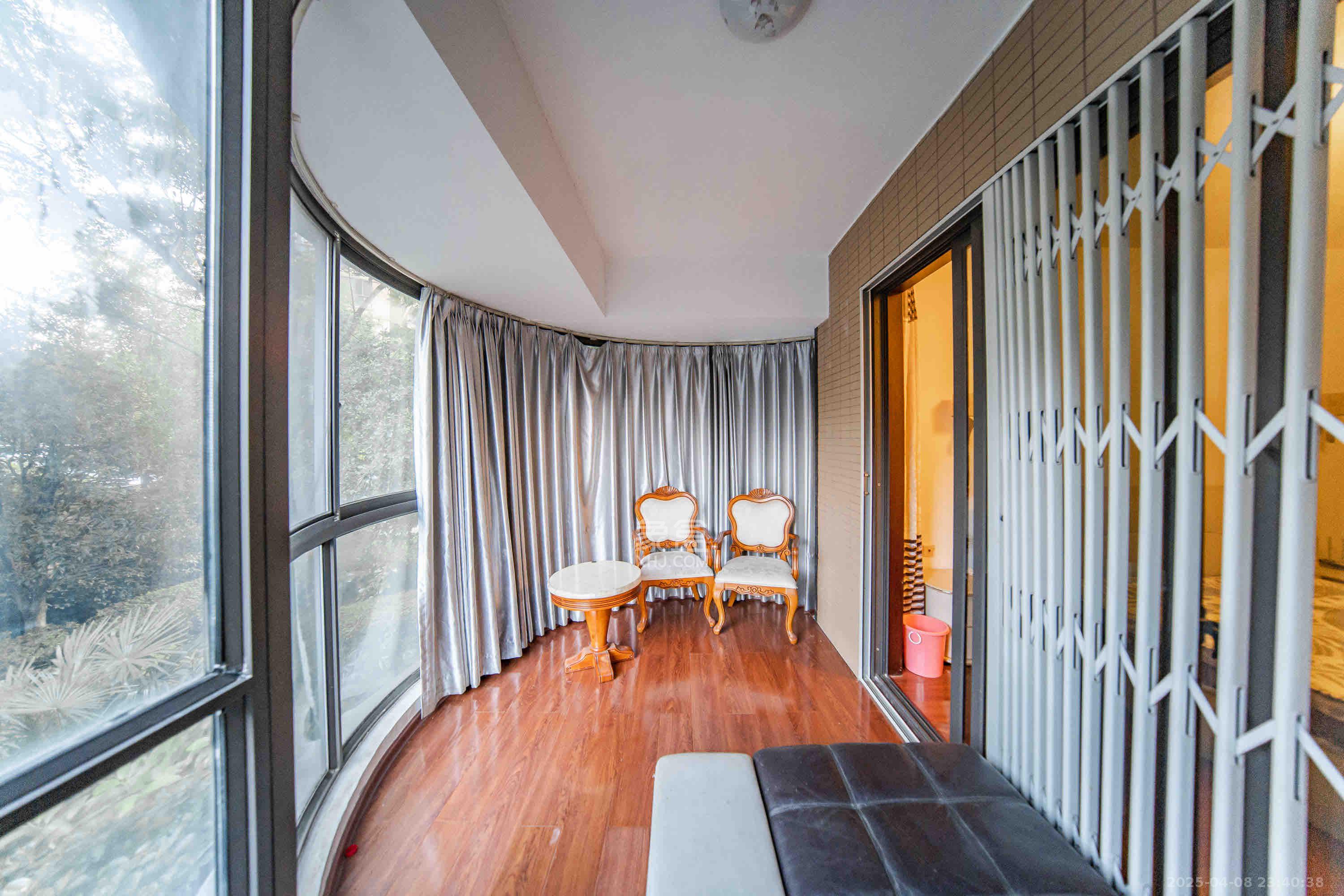 曙光泊岸 5室2厅2卫 5200.0元/月 曙光泊岸 5室2厅2卫 5200.0元/月室内图