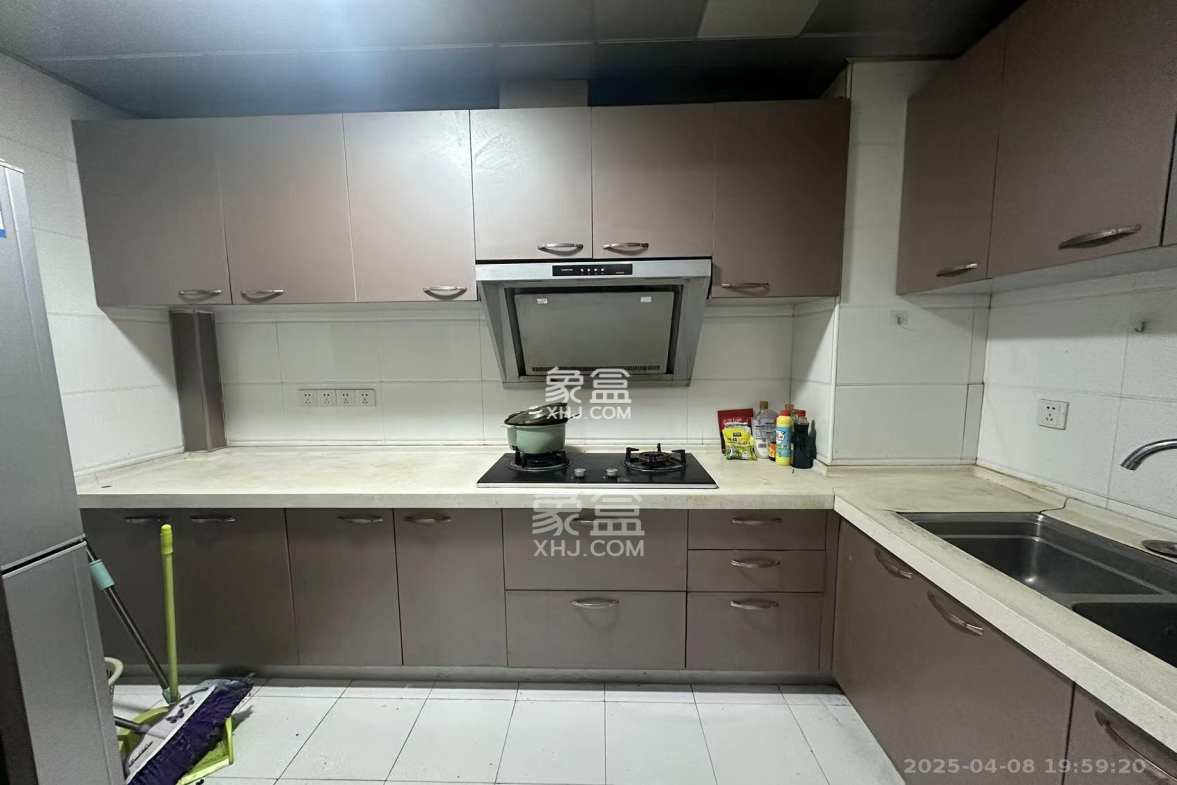 维一星城原山苑 3室2厅2卫 2800.0元/月 维一星城原山苑 3室2厅2卫 2800.0元/月室内图