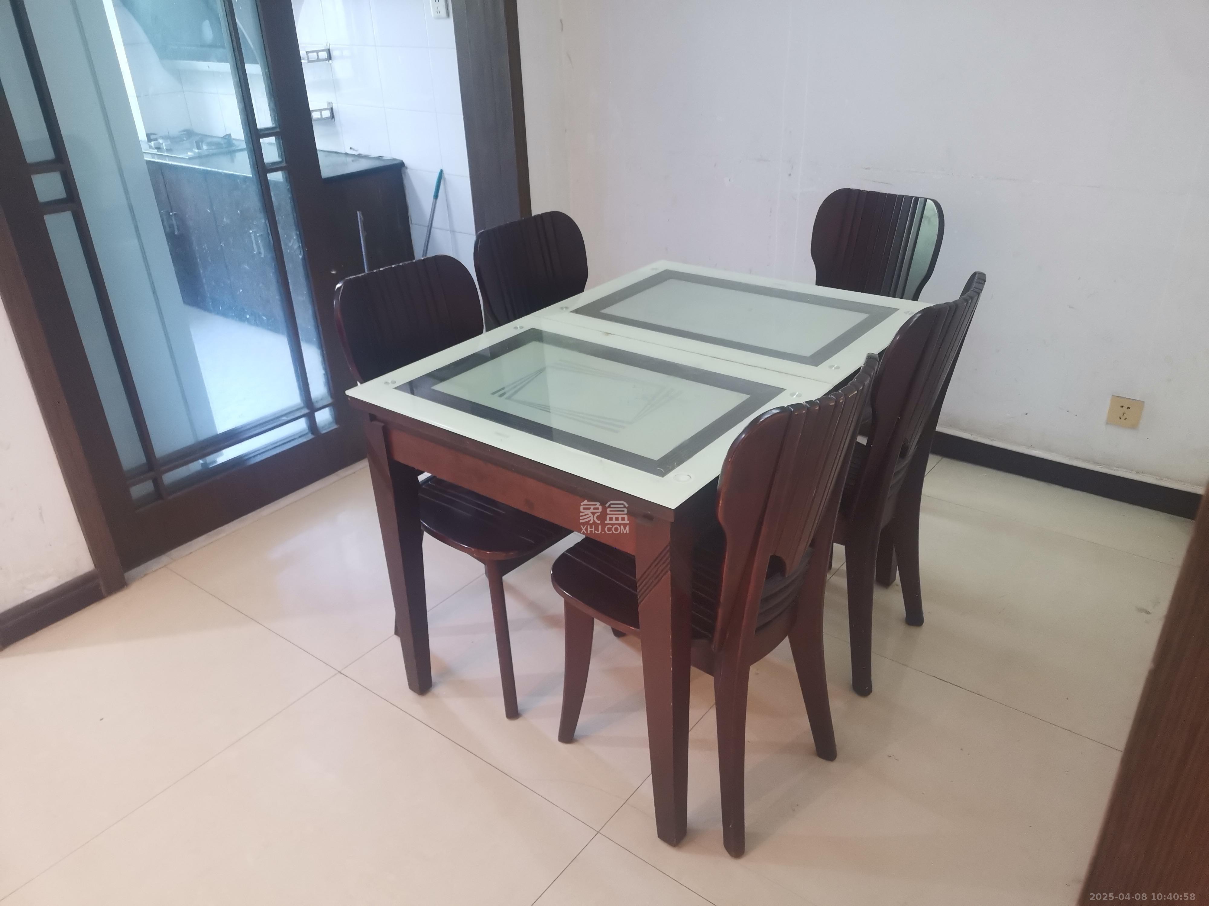东南明苑  3室2厅2卫   2300.00元/月室内图