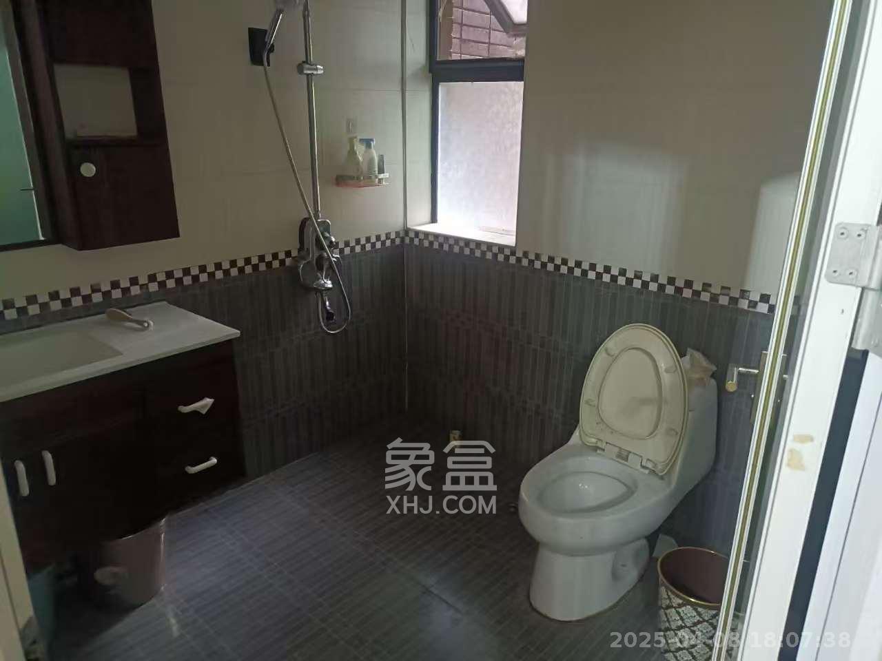 茂华国际湘  3室2厅2卫   2650.00元/月