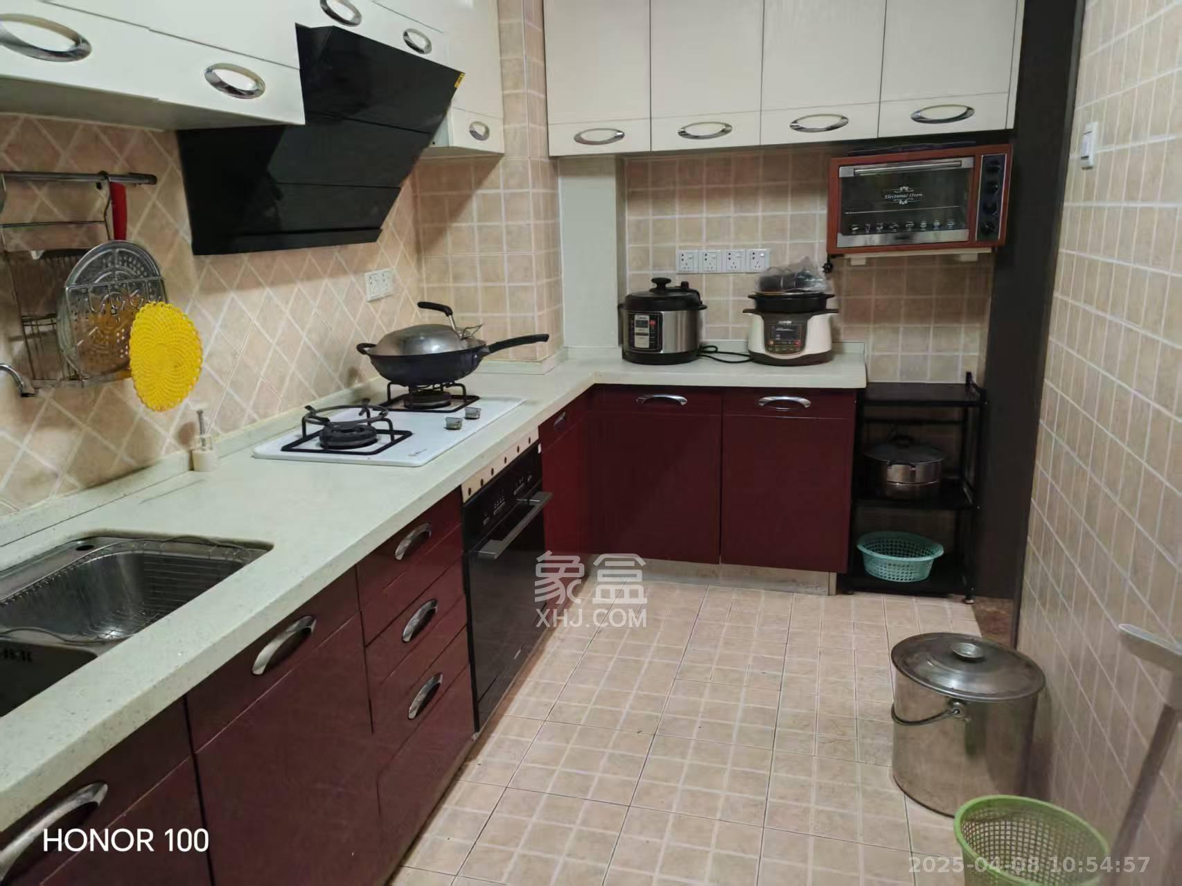 城南故事家园 3室1厅2卫 2500.0元/月 城南故事家园 3室1厅2卫 2500.0元/月室内图