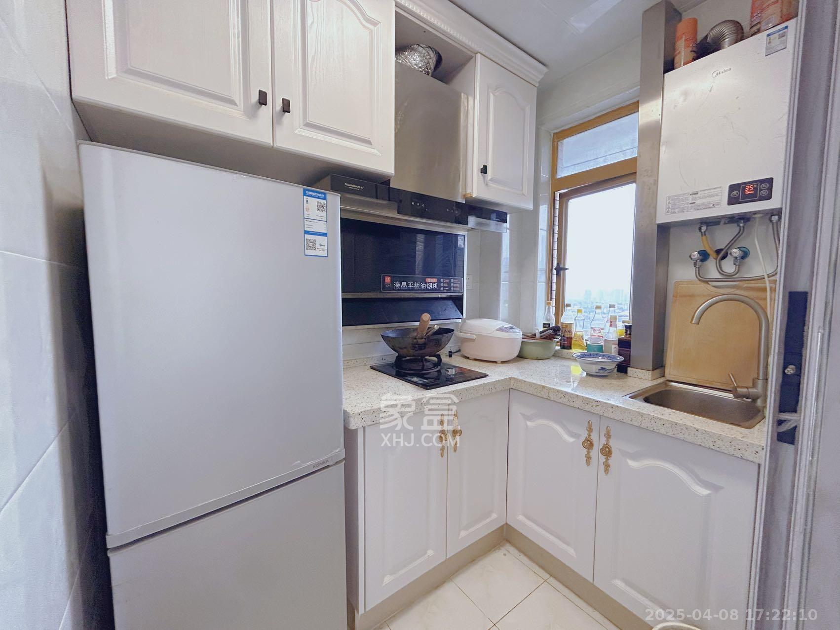 天健芙蓉盛世一期  1室1厅1卫    2500.0元/月 天健芙蓉盛世一期  1室1厅1卫    2500.0元/月室内图