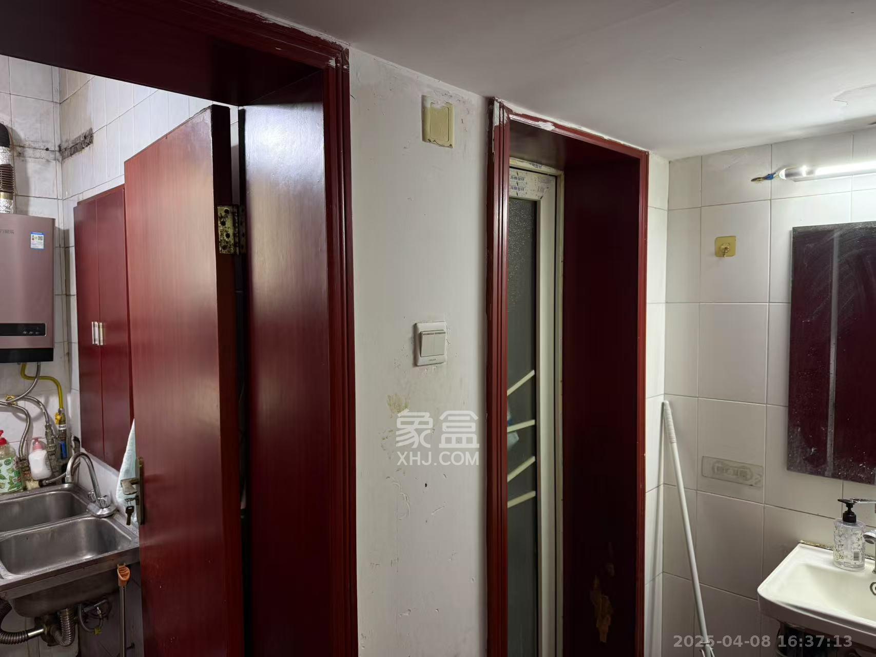 长沙卷烟厂高层小区 3室2厅1卫 1700.0元/月 长沙卷烟厂高层小区 3室2厅1卫 1700.0元/月室内图