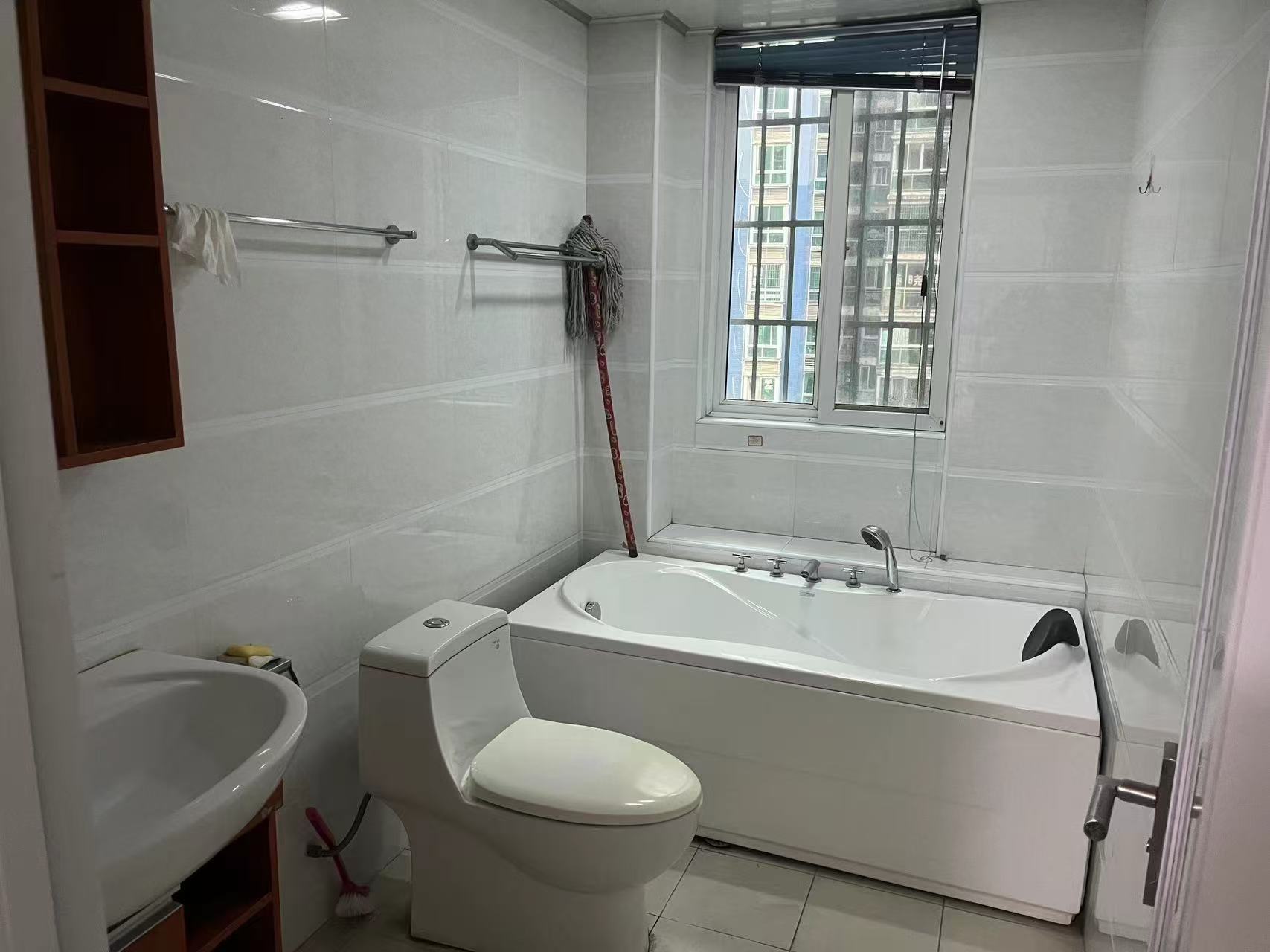 禧诚月畔湾 3室2厅2卫 1900.0元/月 禧诚月畔湾 3室2厅2卫 1900.0元/月室内图