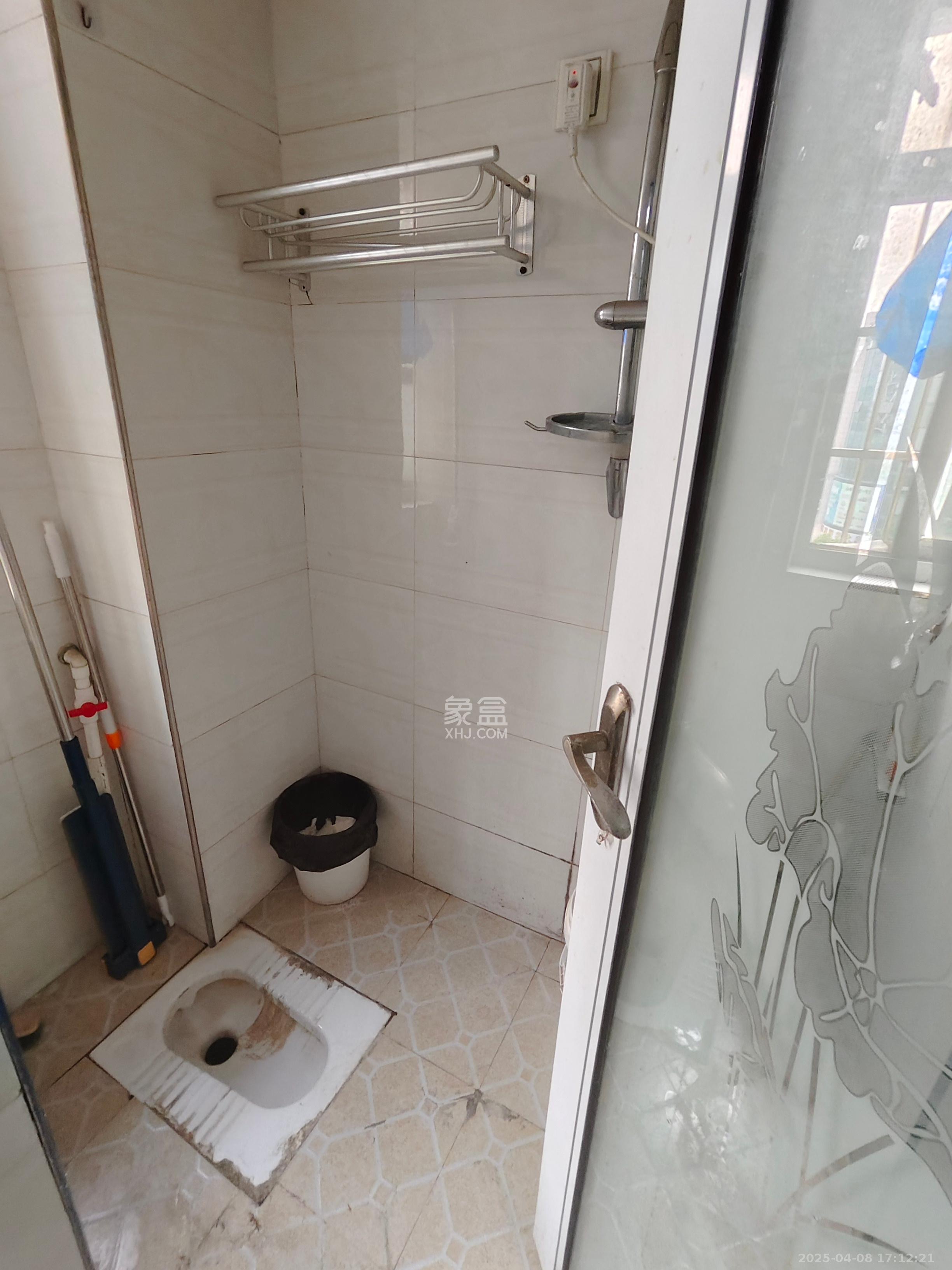 骑龙安置小区 1室0厅0卫 1250.0元/月 骑龙安置小区 1室0厅0卫 1250.0元/月室内图