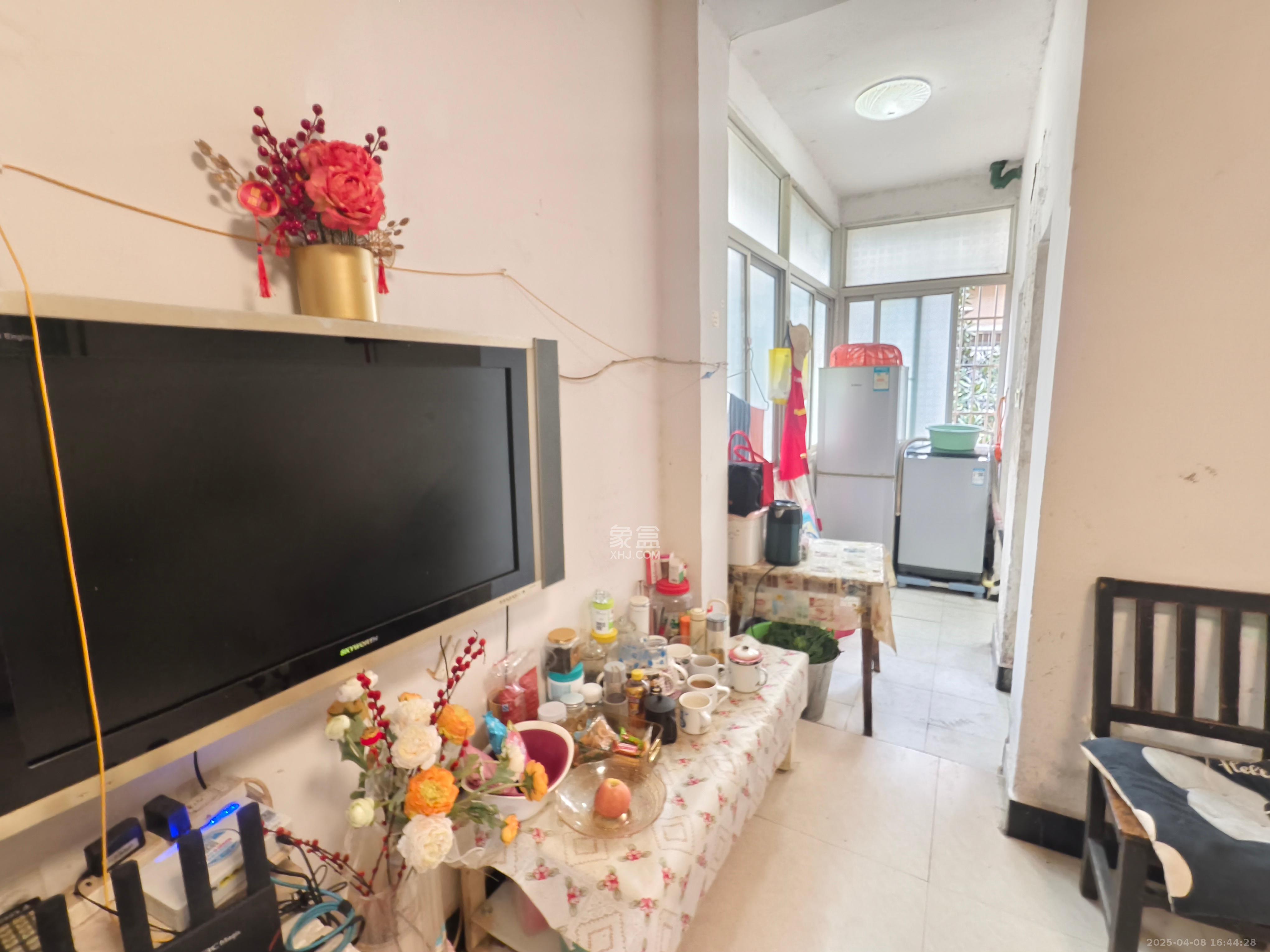 二机小区  3室2厅1卫   1700.00元/月室内图