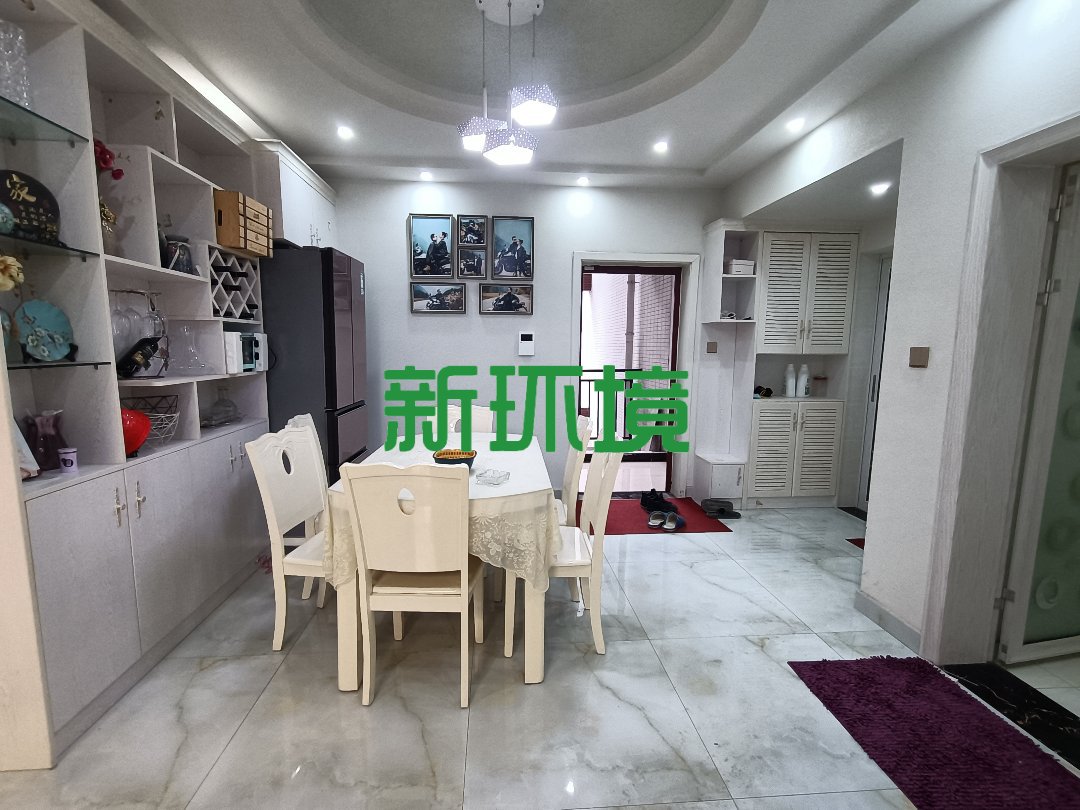 东方明珠  3室2厅2卫   53.80万客厅