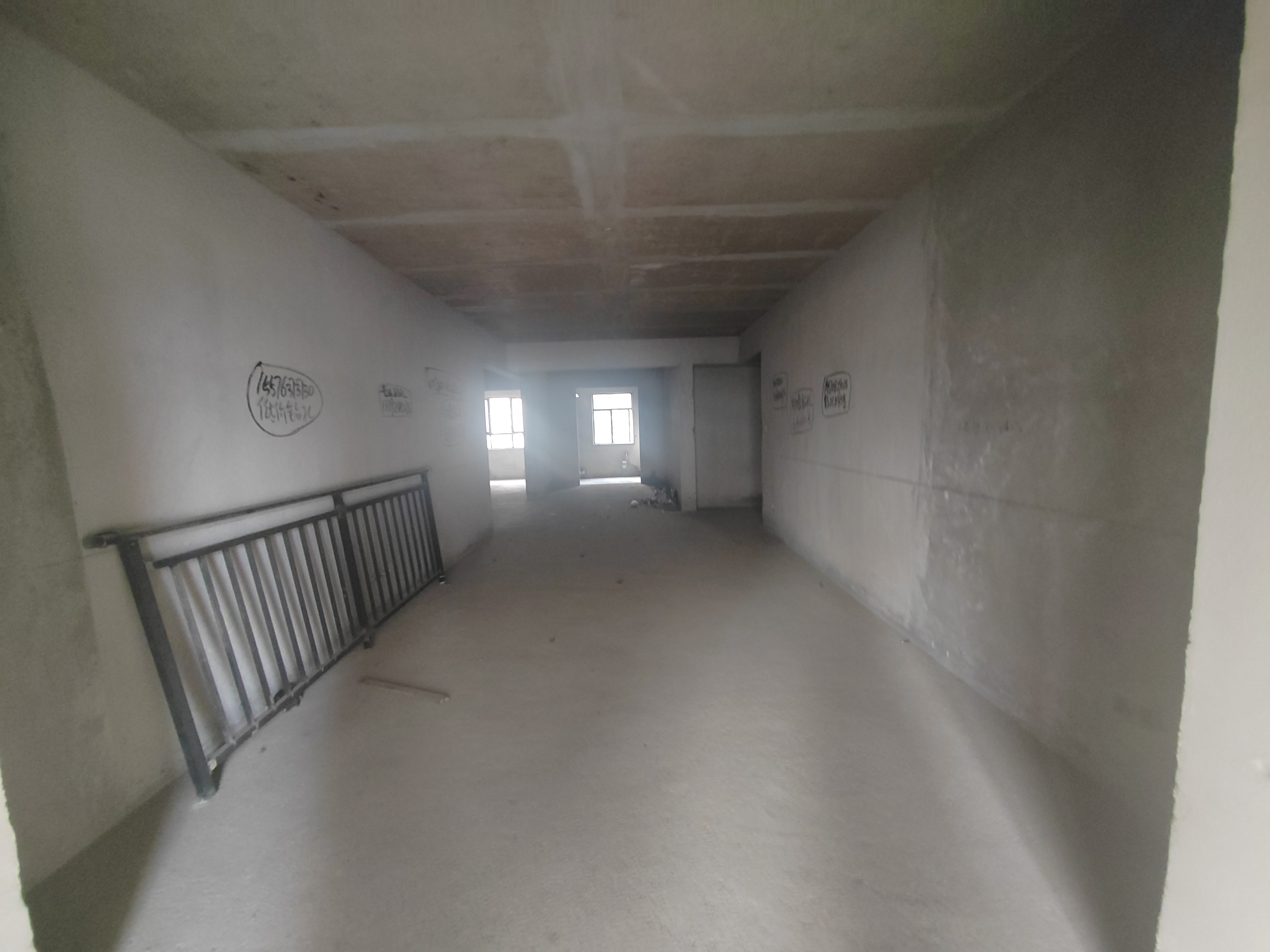 五江碧桂园城市广场 4室2厅2卫 76.8万 五江碧桂园城市广场 4室2厅2卫 76.8万客厅