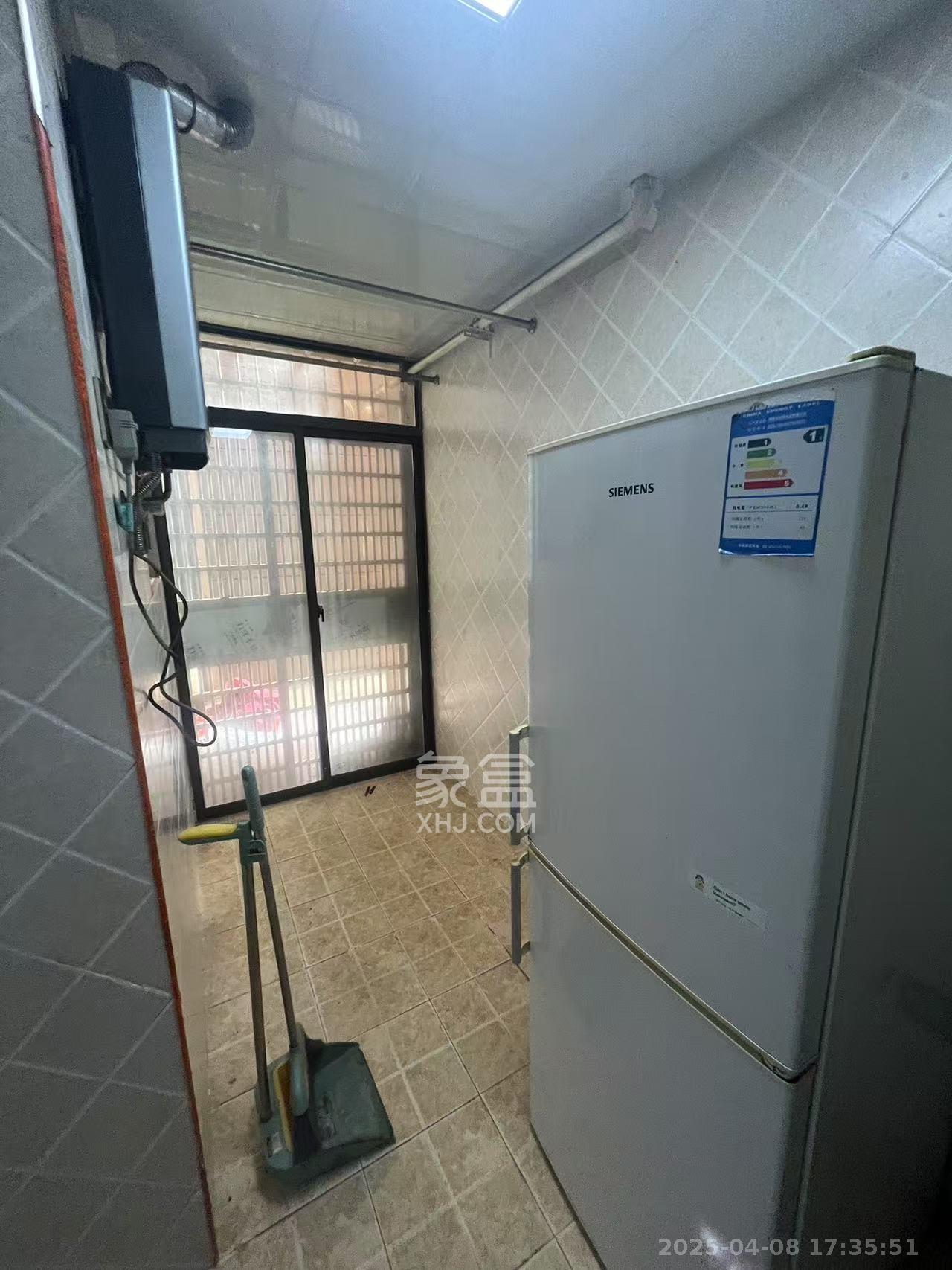 中信凯旋蓝岸（中信新城三期）  2室2厅1卫   2200.00元/月室内图