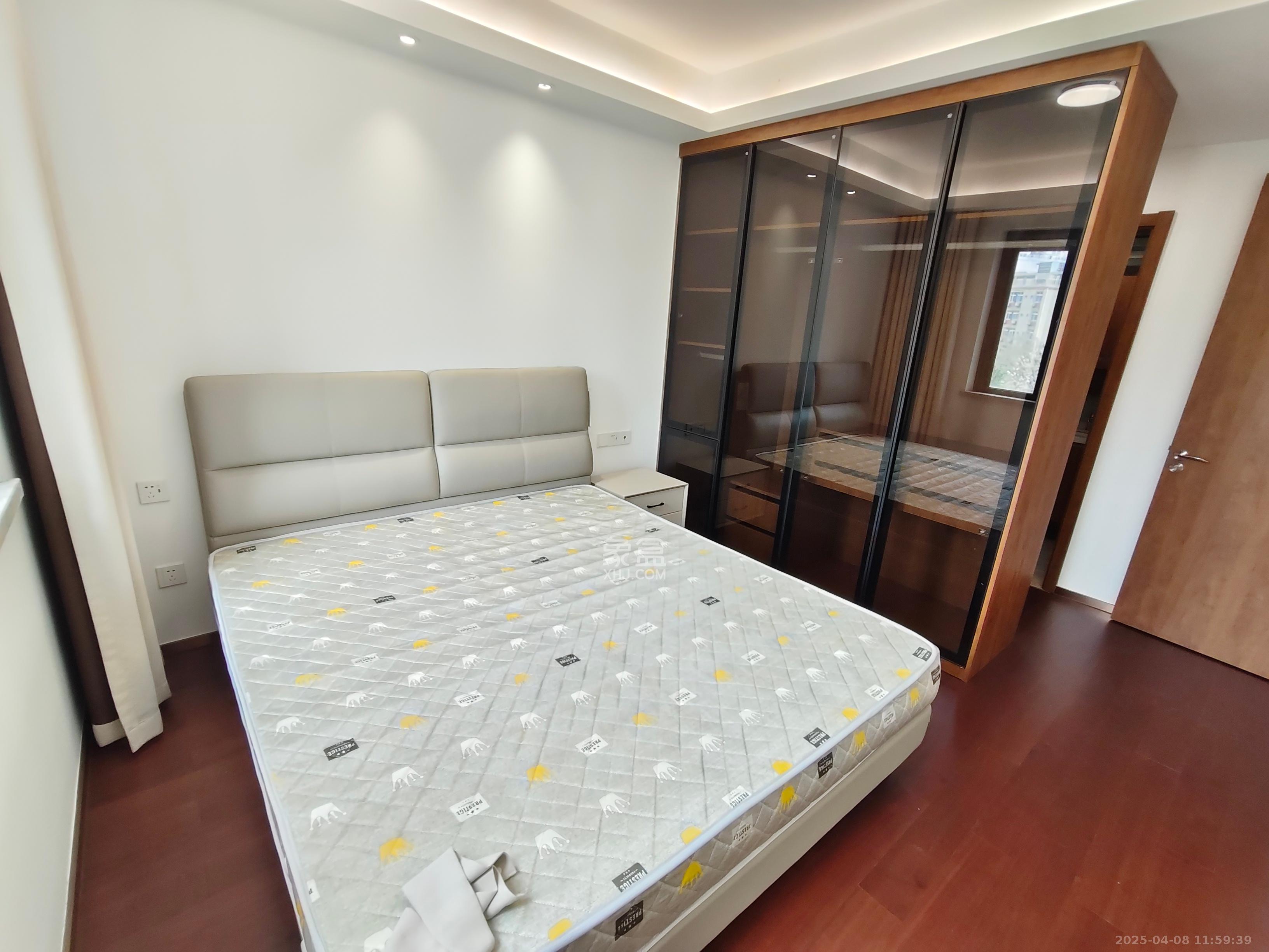 旭辉都会山  3室2厅2卫   4000.00元/月室内图