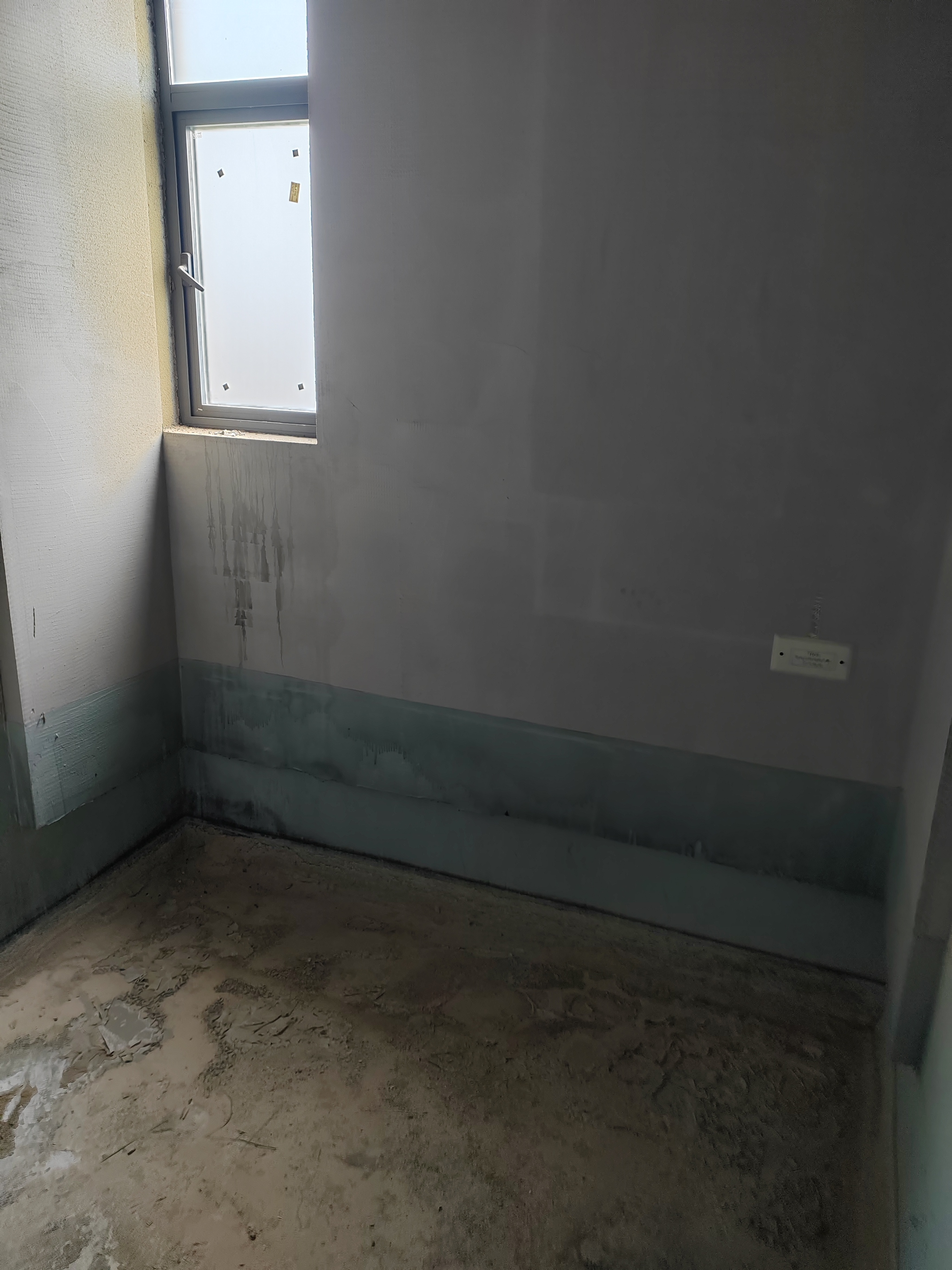 宁邦中心（二期公园里）  4室2厅1卫    80.0万客厅