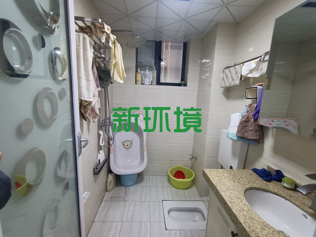东方明珠  3室2厅2卫   53.80万客厅