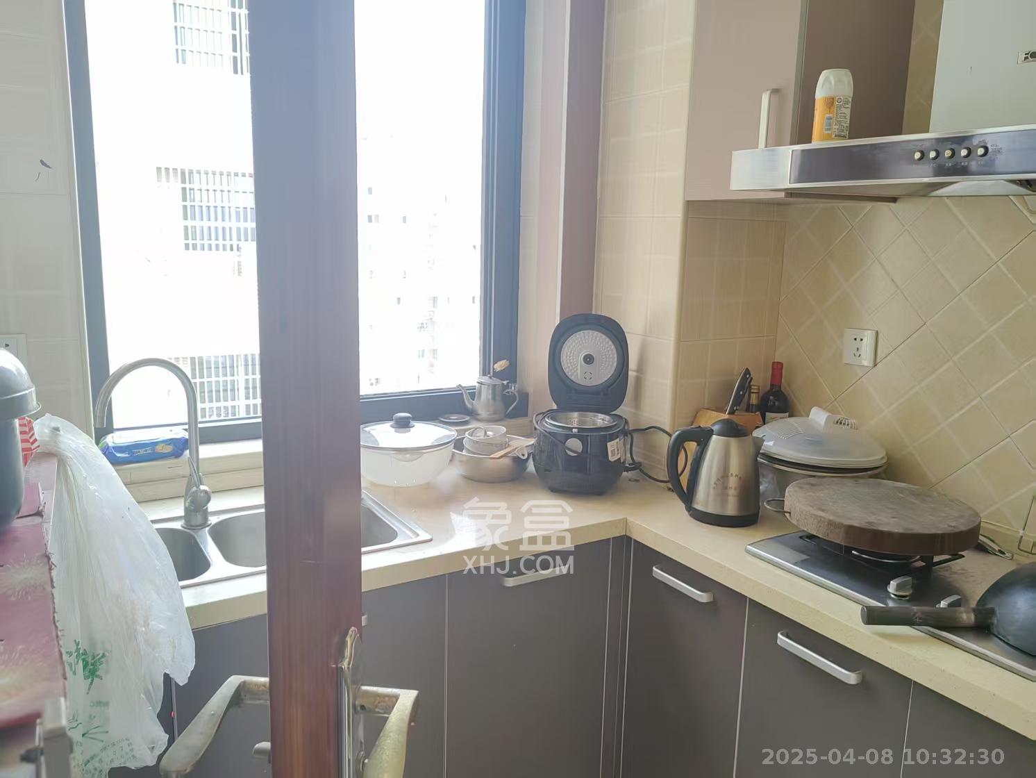 汇达国际公馆(汇达大厦) 3室2厅2卫 3000.0元/月 汇达国际公馆(汇达大厦) 3室2厅2卫 3000.0元/月室内图