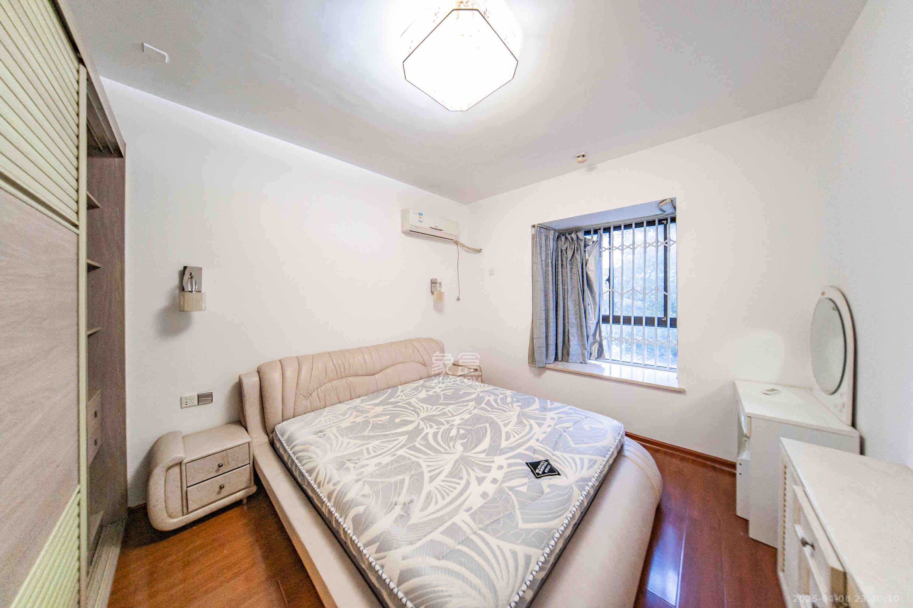 曙光泊岸 5室2厅2卫 5200.0元/月 曙光泊岸 5室2厅2卫 5200.0元/月室内图