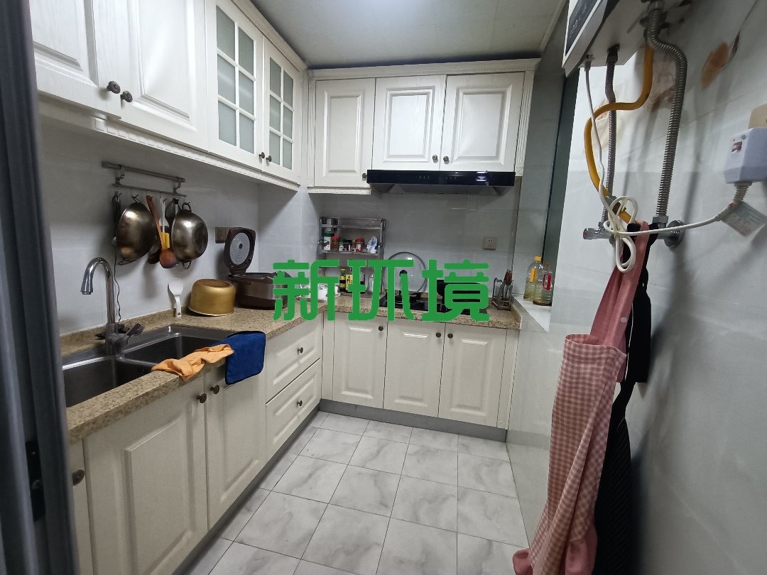 东方明珠  3室2厅2卫   53.80万客厅
