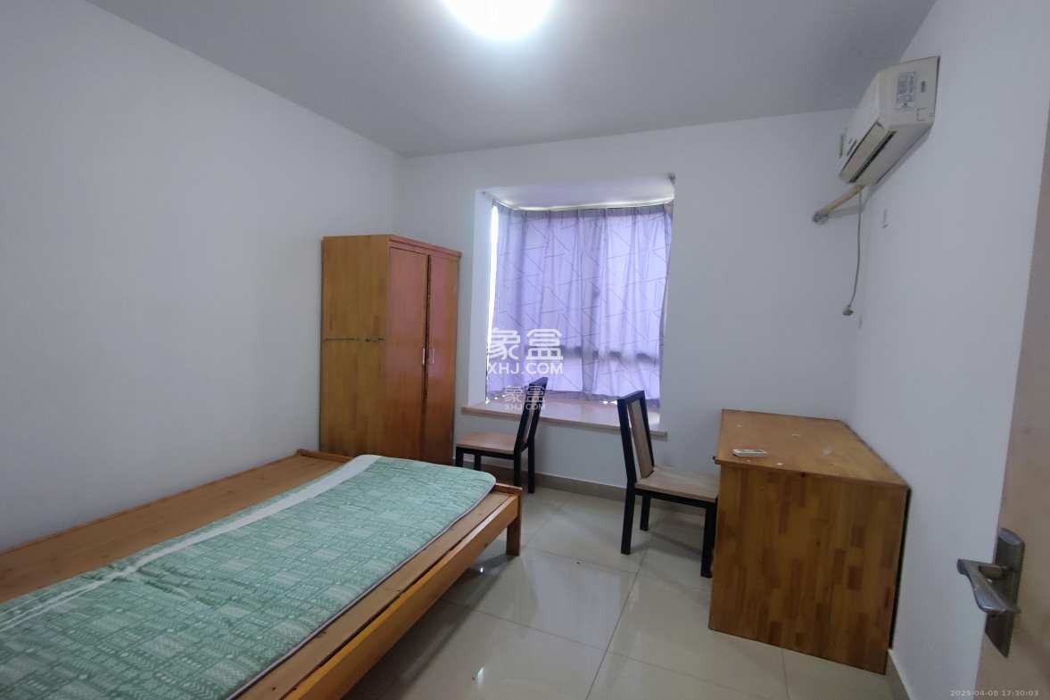 华润凤凰城一期 2室2厅1卫 1600.0元/月 华润凤凰城一期 2室2厅1卫 1600.0元/月室内图