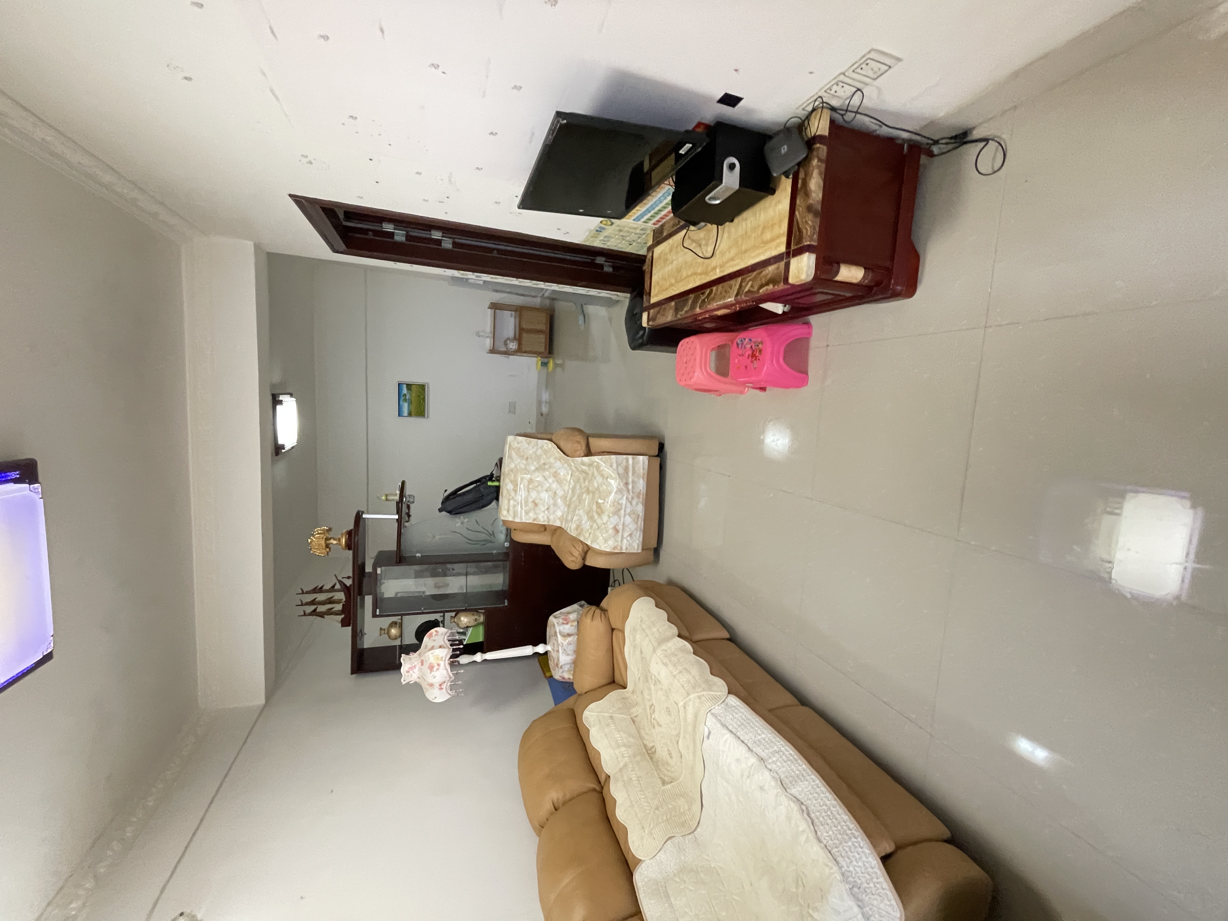 珠江大厦 2室1厅1卫 2100.0元/月 珠江大厦 2室1厅1卫 2100.0元/月室内图