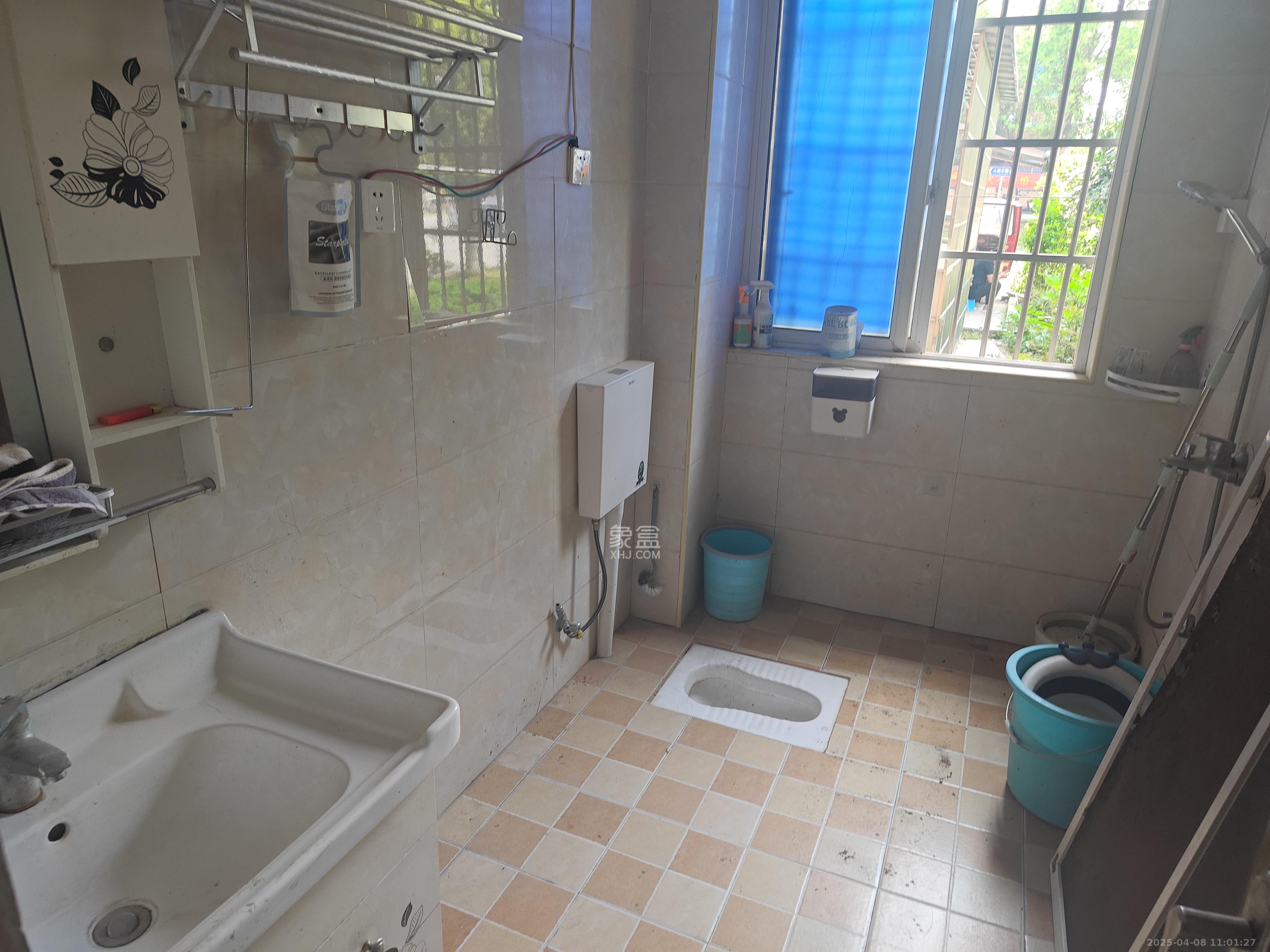 和润园一、二期 1室1厅1卫 2000.0元/月 和润园一、二期 1室1厅1卫 2000.0元/月室内图