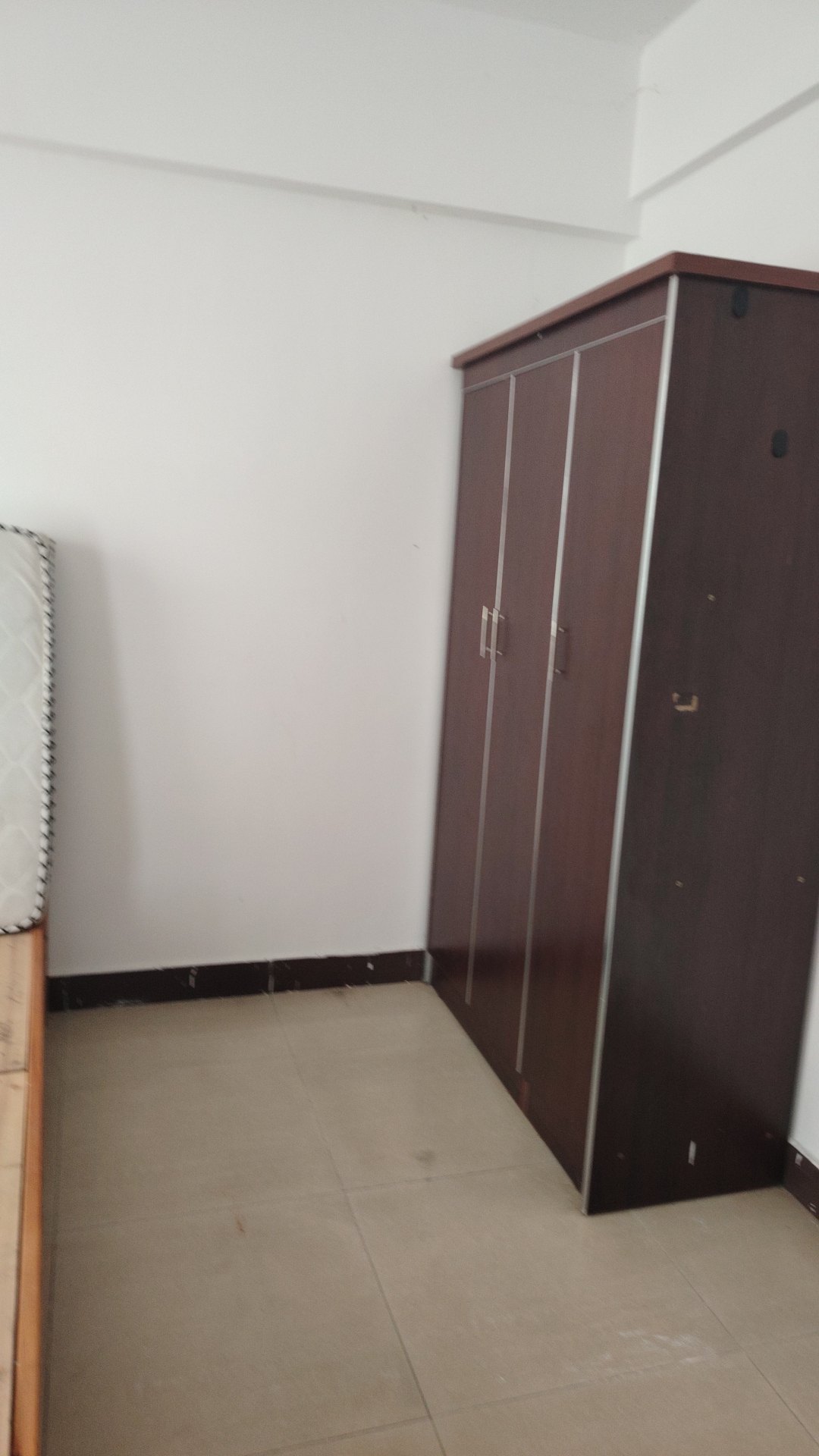 爱华小区  1室1厅1卫   1200.00元/月室内图